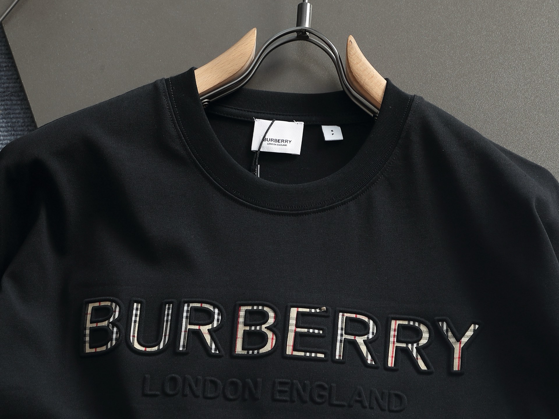 Burberry BUR王牌渠道