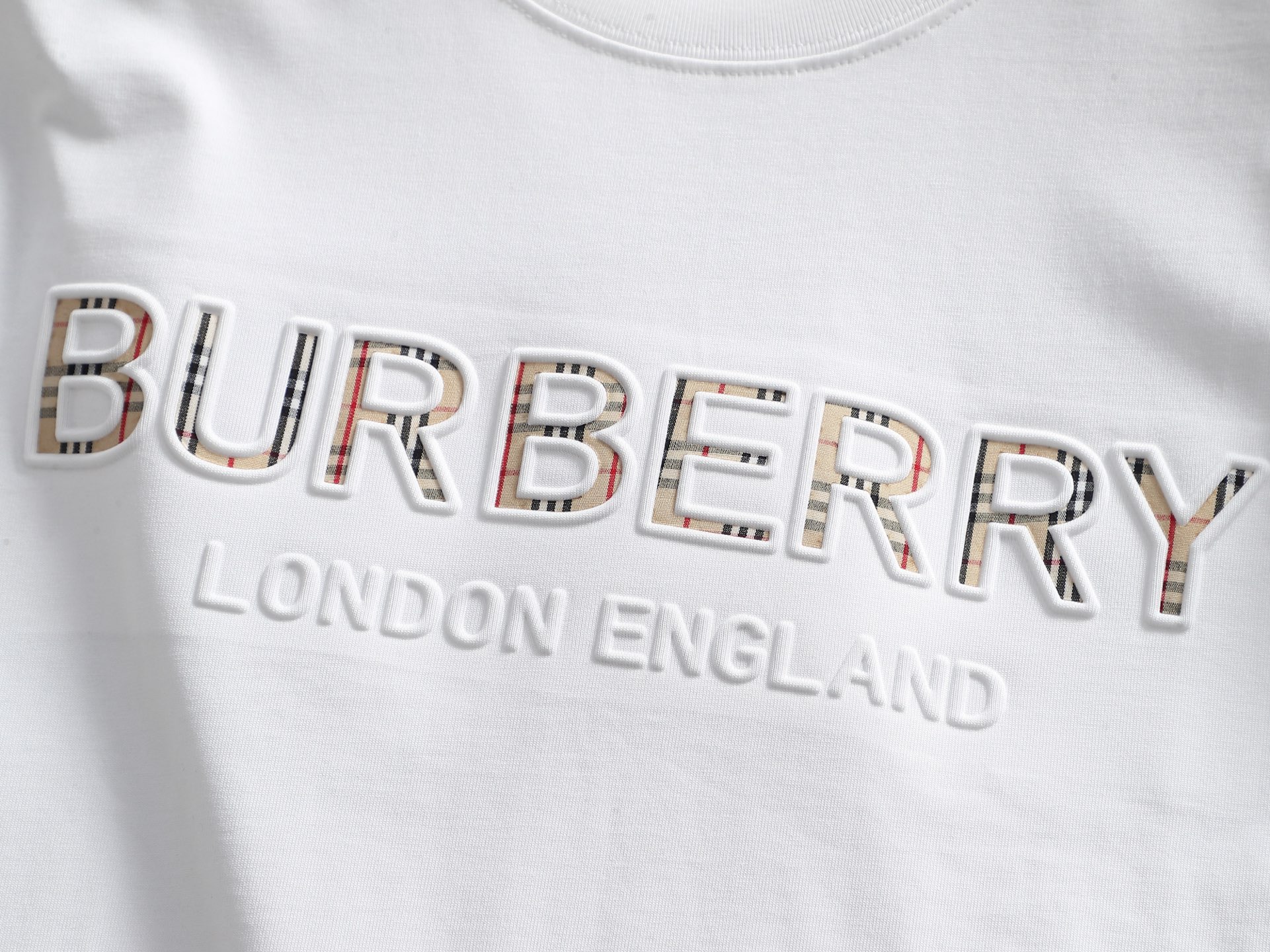 Burberry BUR王牌渠道