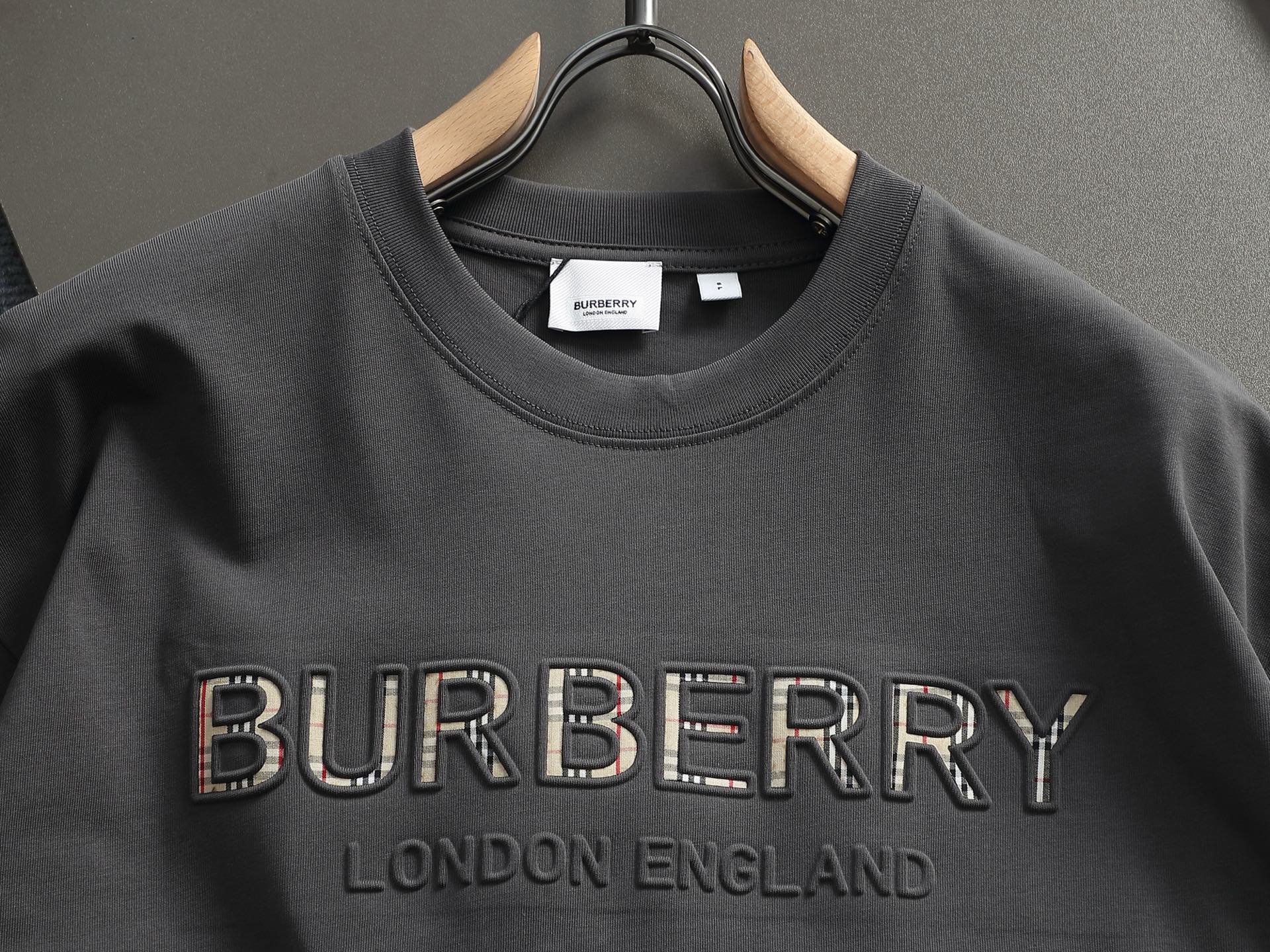 Burberry BUR王牌渠道
