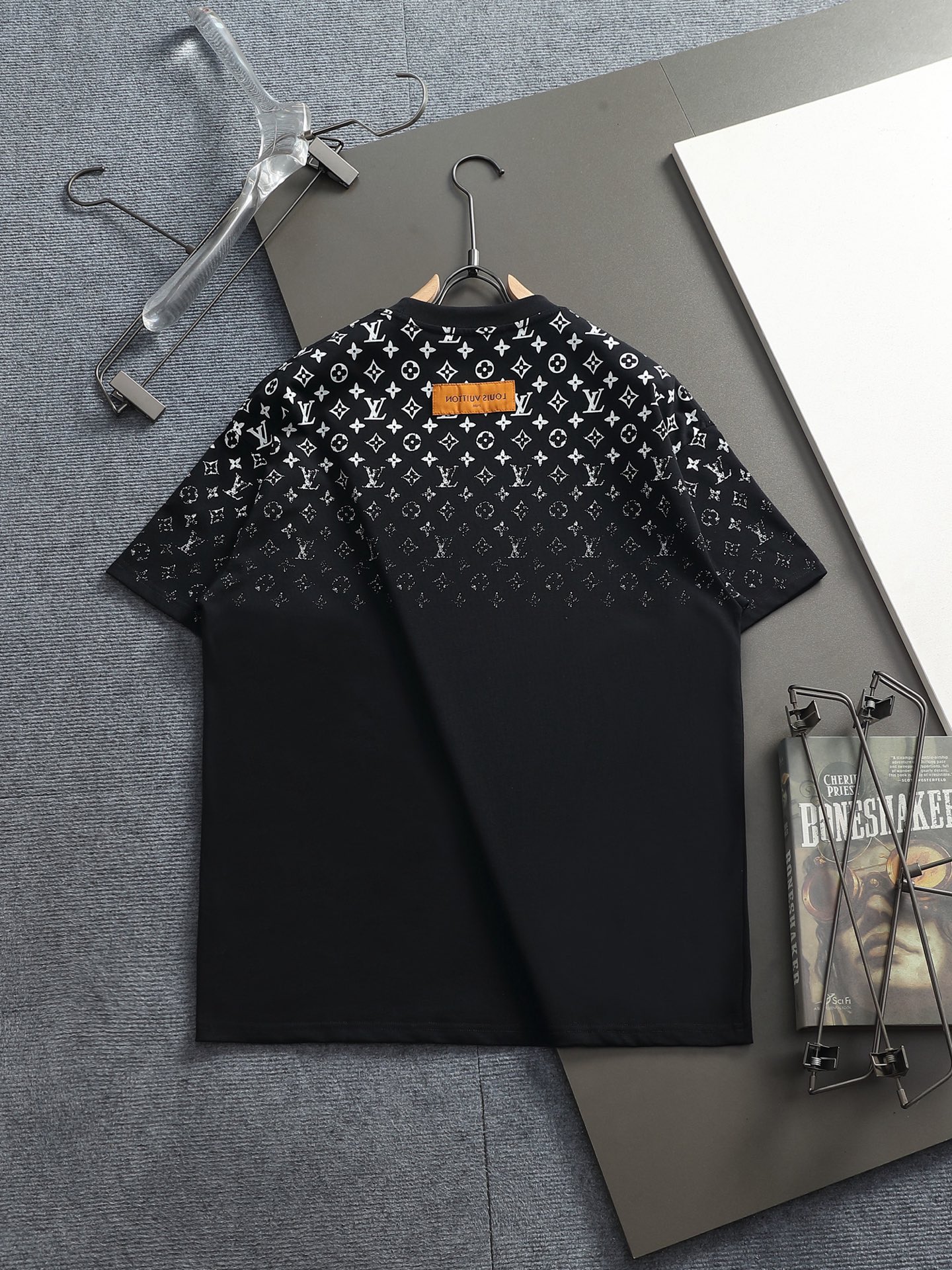 Louis Vuitton LV 25SS路易威登 最新款最 渐变印花 圆领 短袖T恤 纯棉面料 贴肤舒适