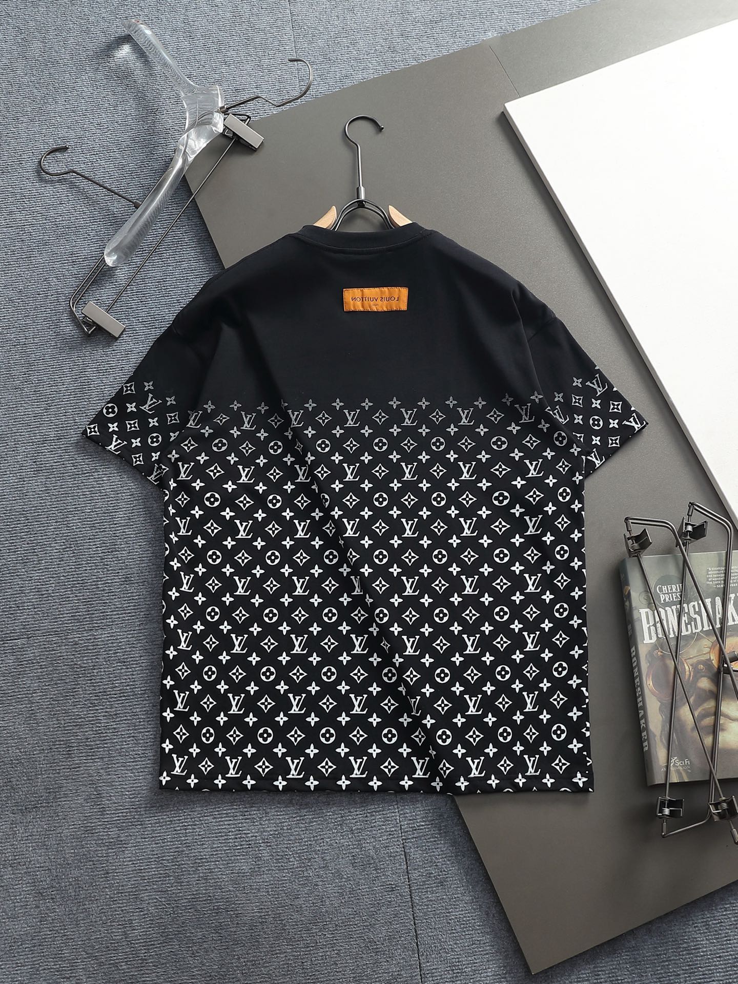 Louis Vuitton LV 25SS路易威登 最新款最 渐变印花 圆领 短袖T恤 纯棉面料 贴肤舒适