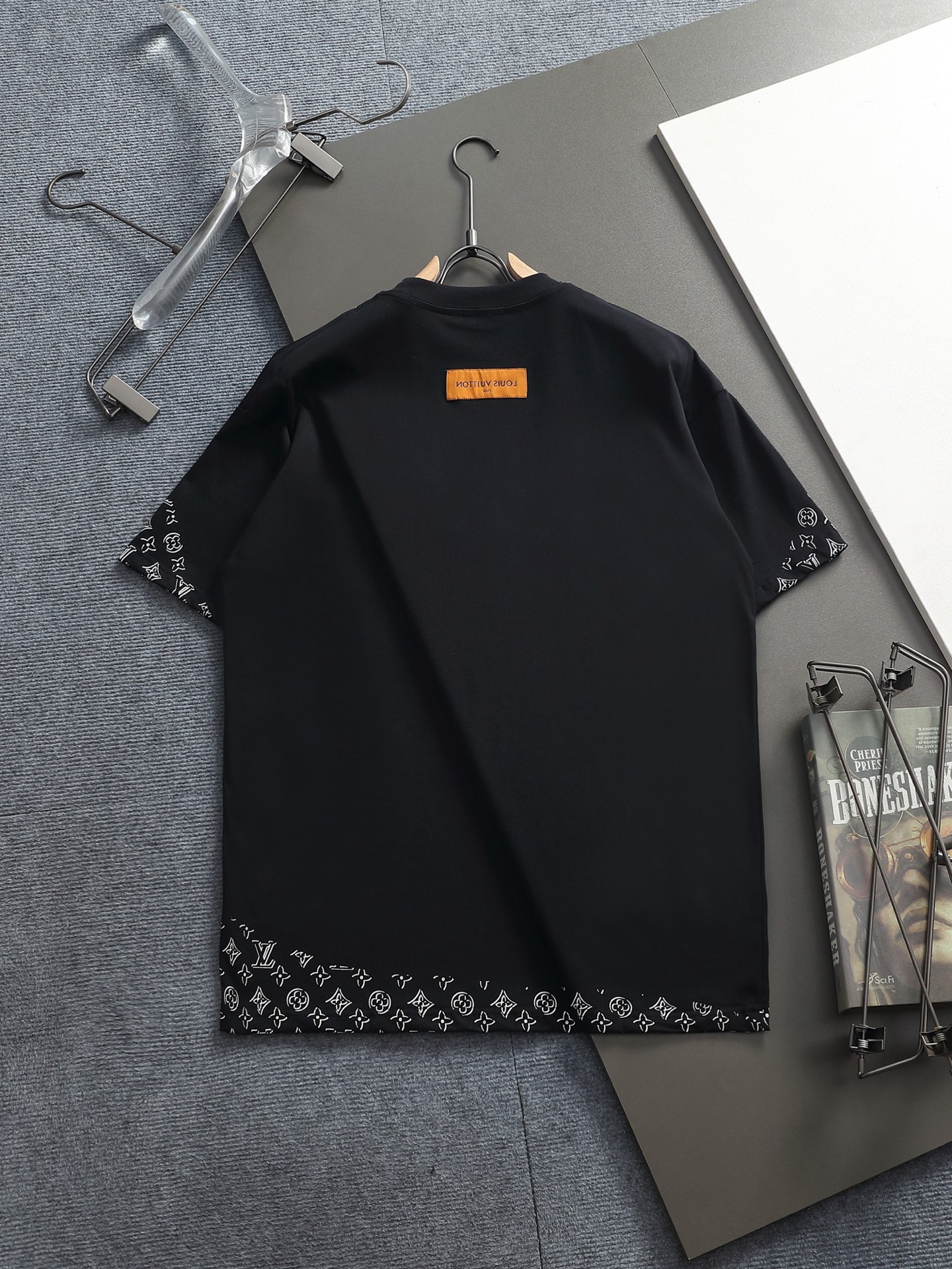 Louis Vuitton 26SS 1V 新品 走秀款 大logo刺绣短袖T恤 短袖不在千篇一律的大众脸