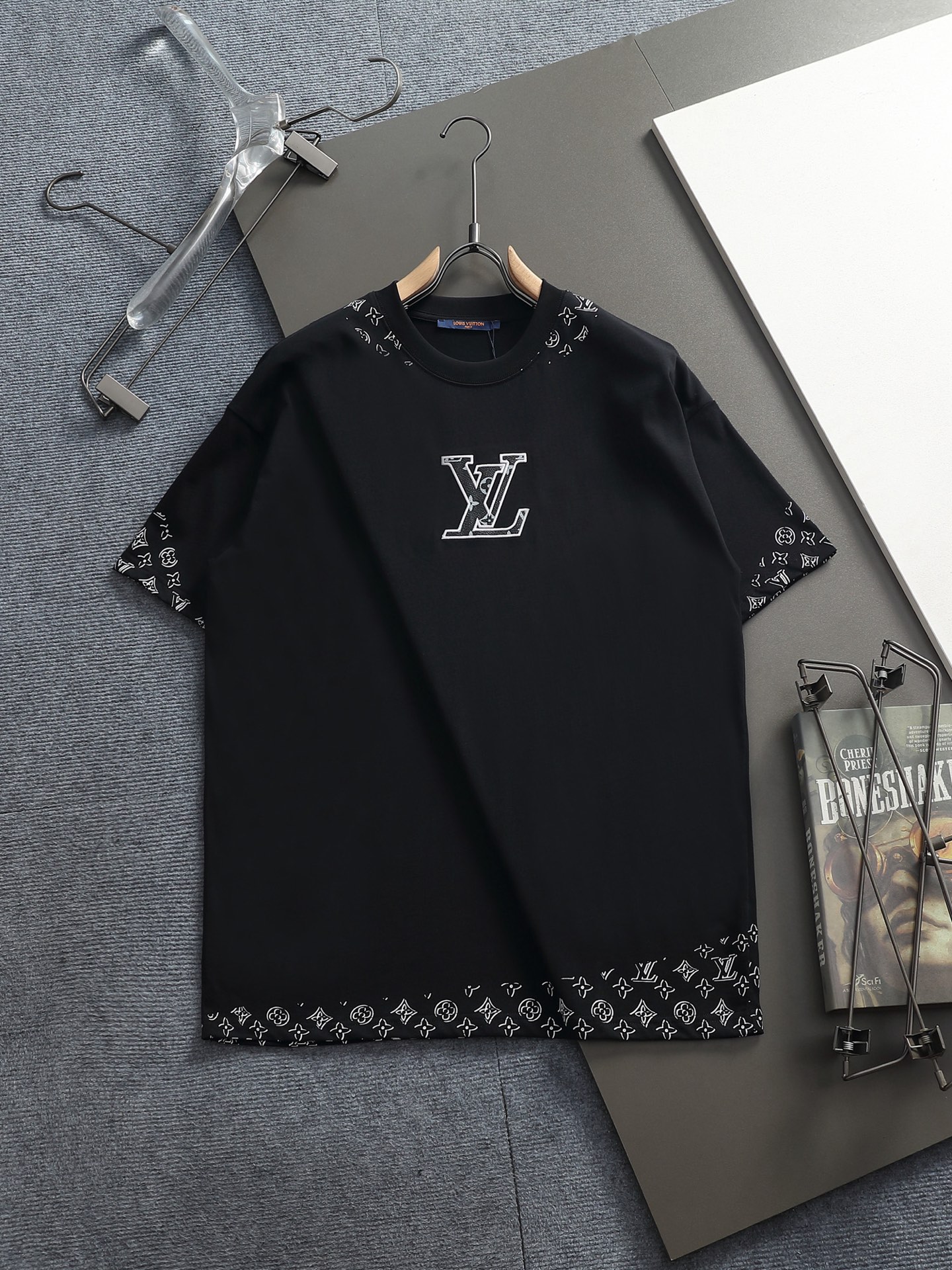 Louis Vuitton 26SS 1V 新品 走秀款 大logo刺绣短袖T恤 短袖不在千篇一律的大众脸