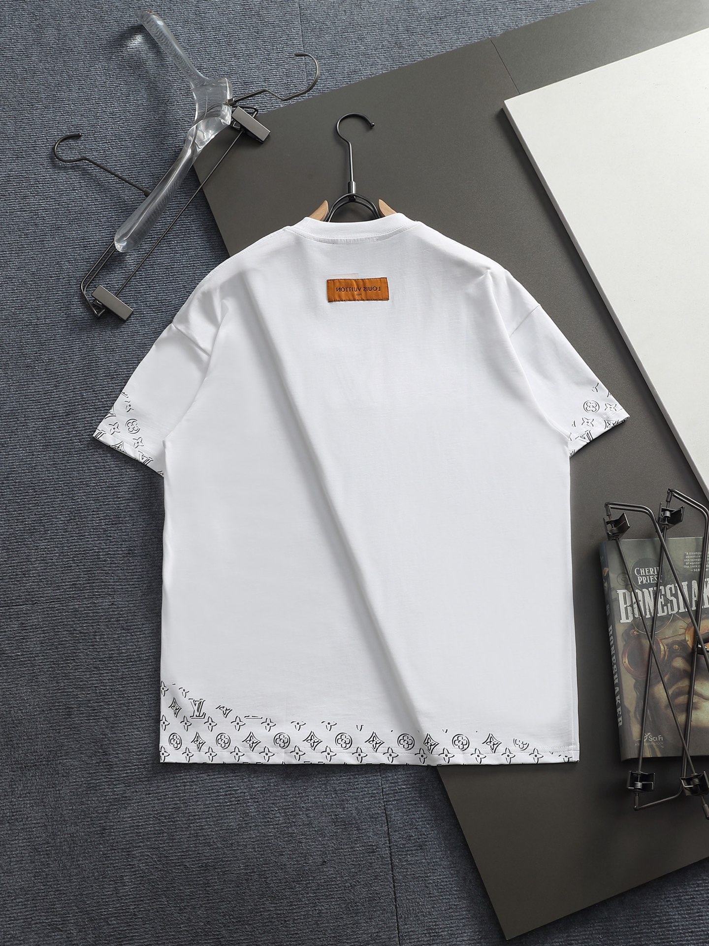 Louis Vuitton 26SS 1V 新品 走秀款 大logo刺绣短袖T恤 短袖不在千篇一律的大众脸