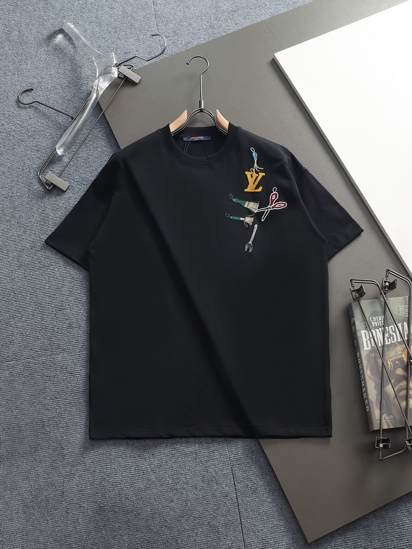 Louis Vuitton 26SS 1V 新品 走秀款 大logo刺绣短袖T恤 短袖不在千篇一律的大众脸