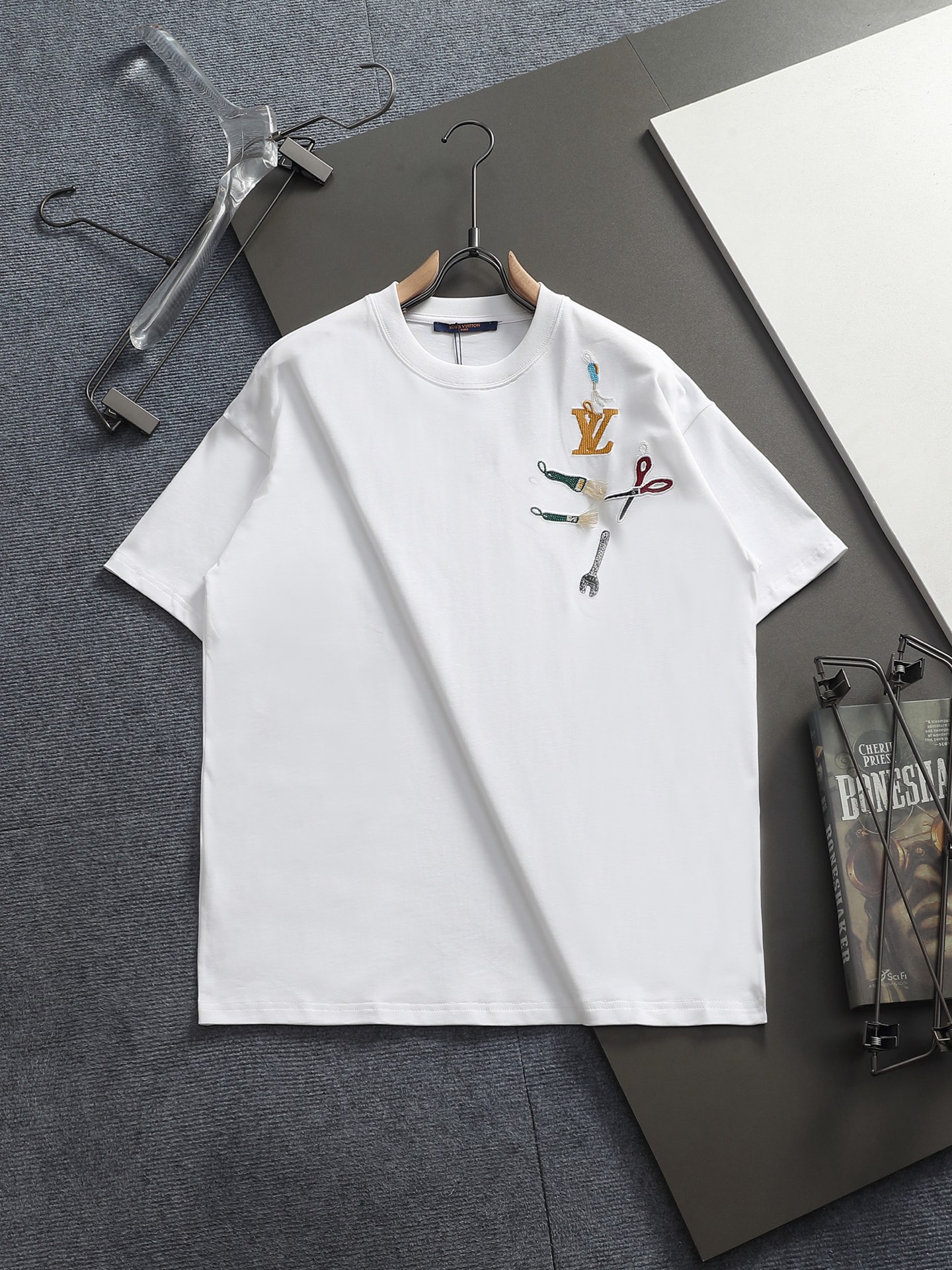 Louis Vuitton 26SS 1V 新品 走秀款 大logo刺绣短袖T恤 短袖不在千篇一律的大众脸