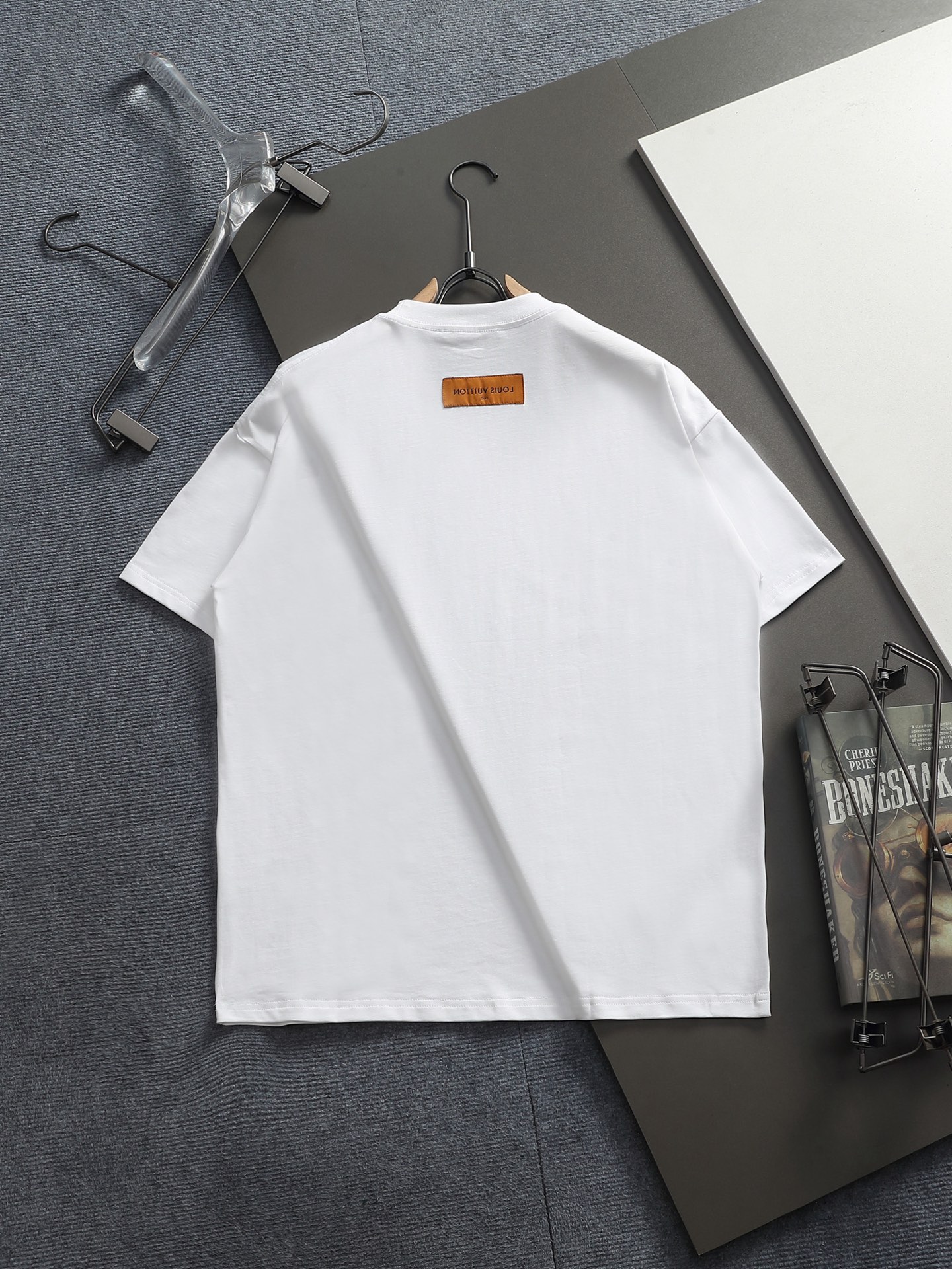 Louis Vuitton 26SS 1V 新品 走秀款 大logo刺绣短袖T恤 短袖不在千篇一律的大众脸