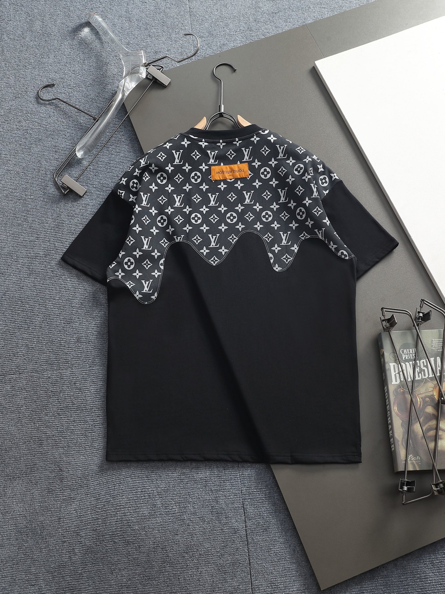 Louis Vuitton 26SS 1V 新品 走秀款 大logo刺绣短袖T恤 短袖不在千篇一律的大众脸