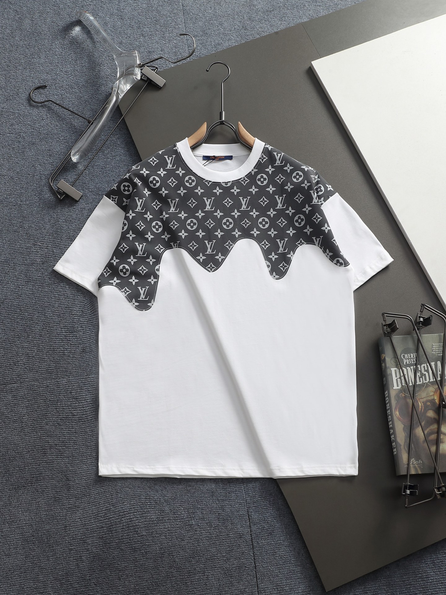 Louis Vuitton 26SS 1V 新品 走秀款 大logo刺绣短袖T恤 短袖不在千篇一律的大众脸