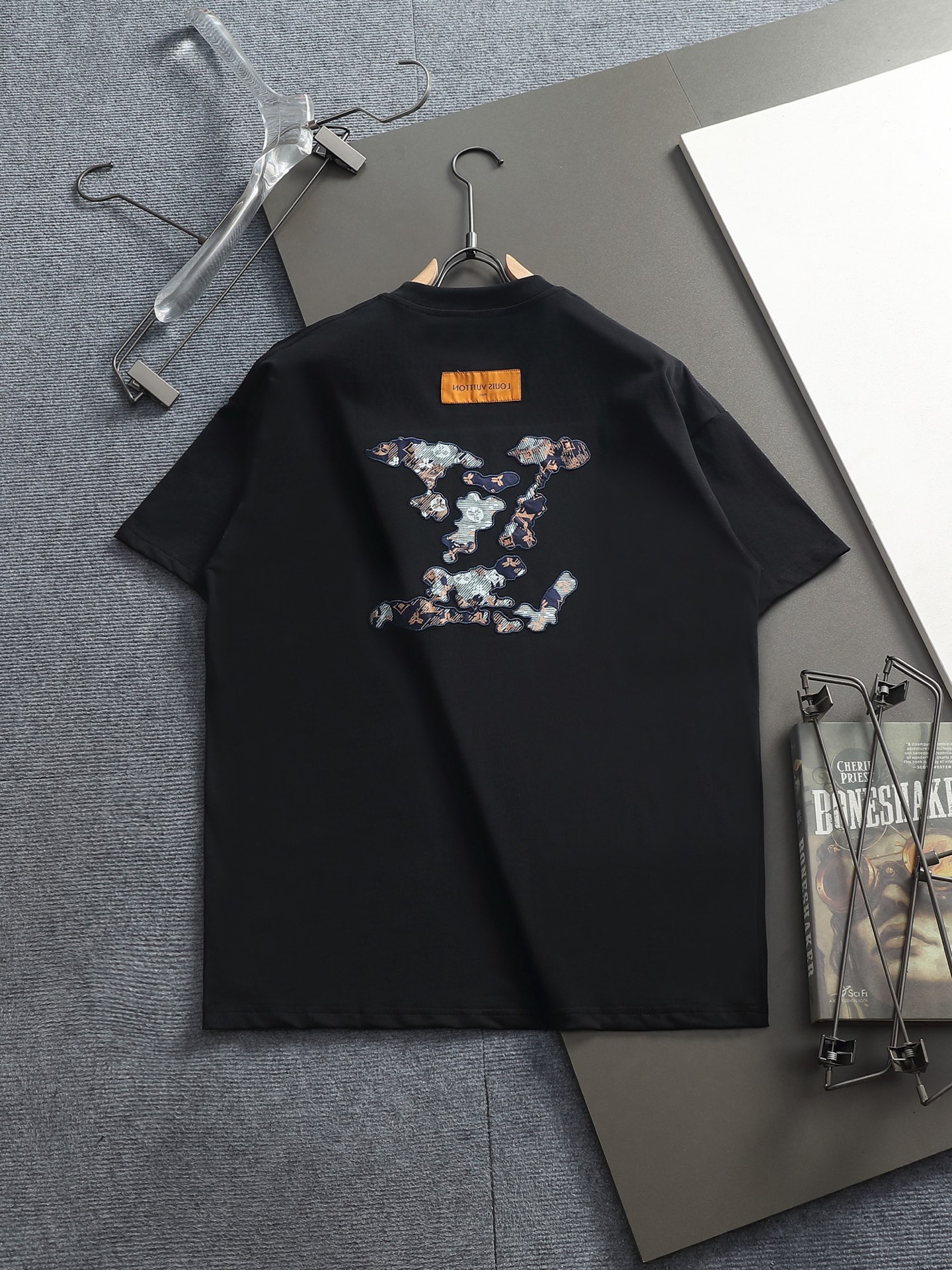 Louis Vuitton 26SS 1V 新品 走秀款 大logo刺绣短袖T恤 短袖不在千篇一律的大众脸