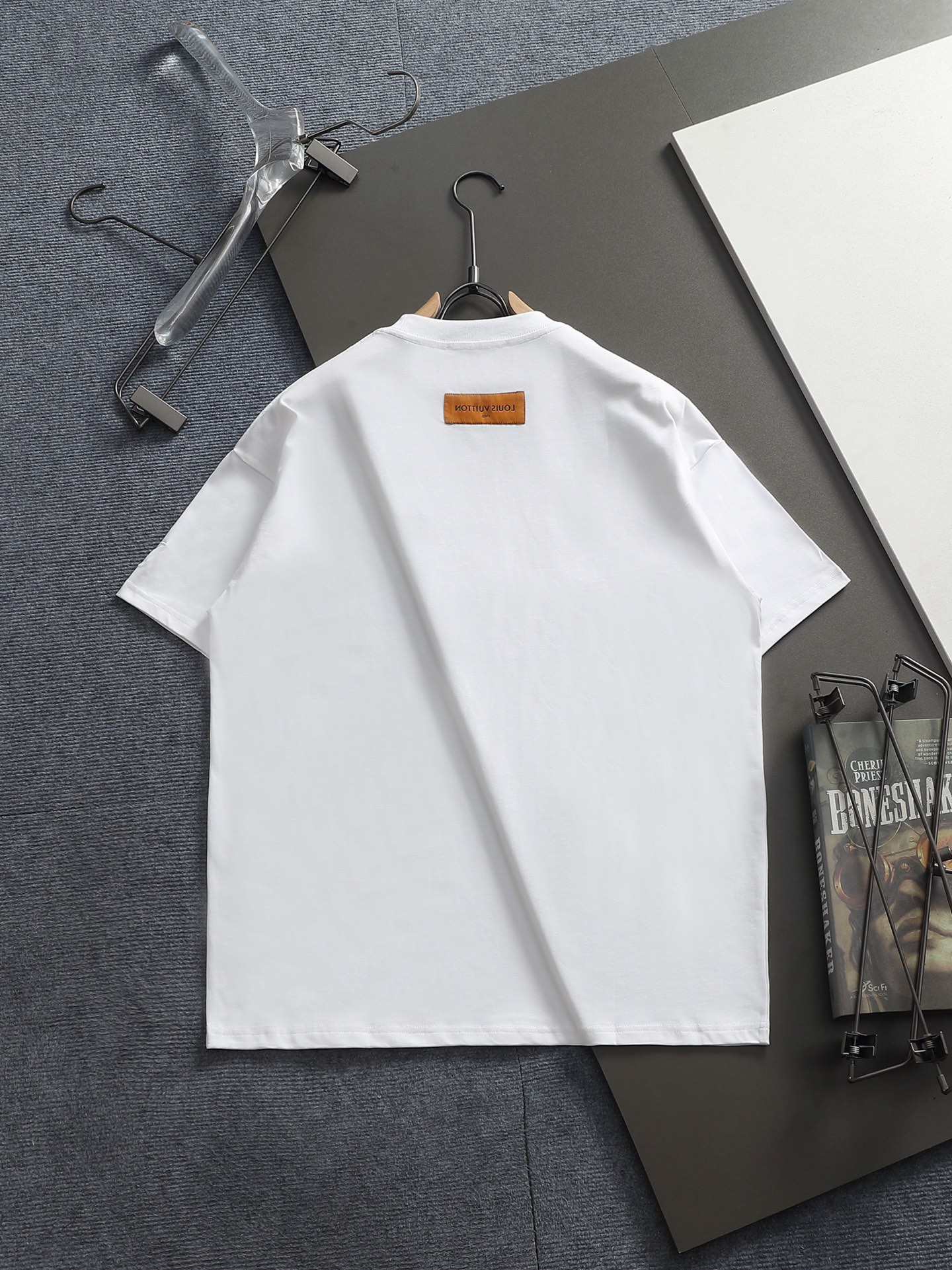 Louis Vuitton 26SS 1V 新品 走秀款 大logo刺绣短袖T恤 短袖不在千篇一律的大众脸