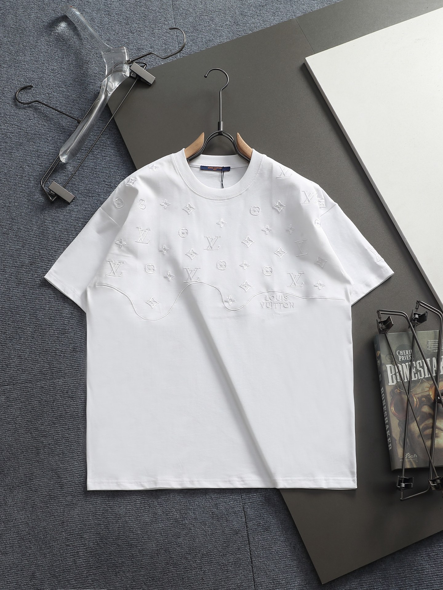 Louis Vuitton 26SS 1V 新品 走秀款 大logo刺绣短袖T恤 短袖不在千篇一律的大众脸