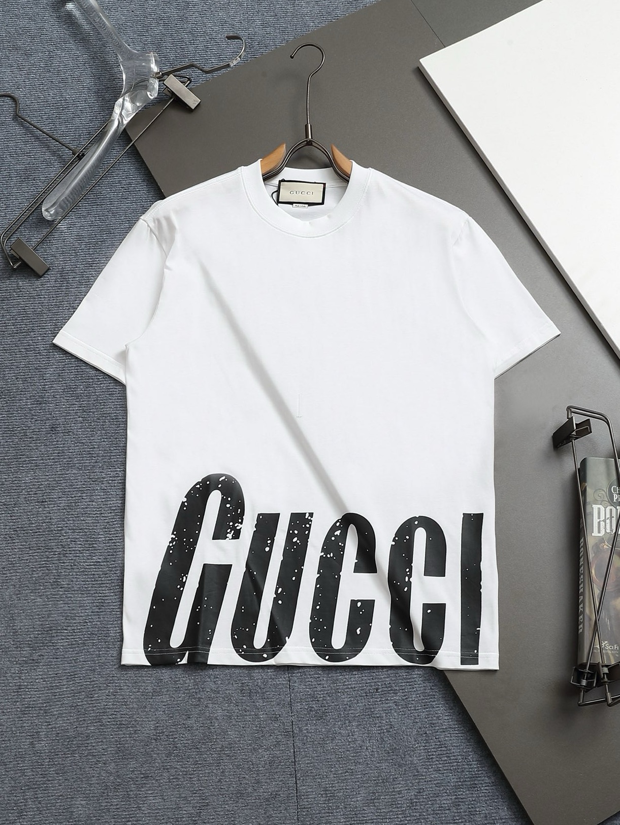 P75 Balenciaga/BLCG & GUCCI colaboración camiseta de manga corta con letras estampadas al frente y espalda. Sensación d…