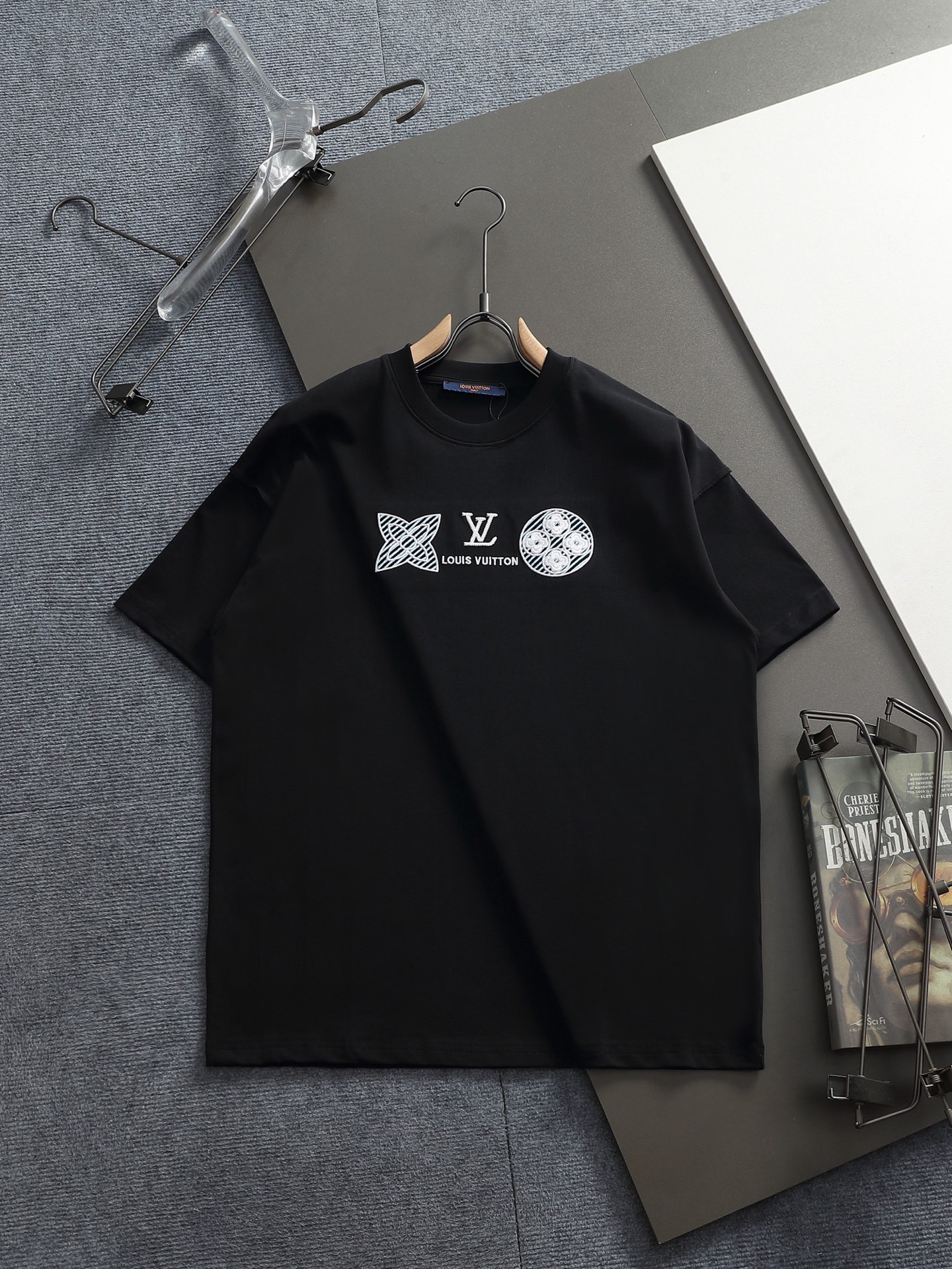 P75 26SS 1V nueva colección de pasarela de tienda oficial, camiseta de manga corta con logo bordado grande, unisex. Las…
