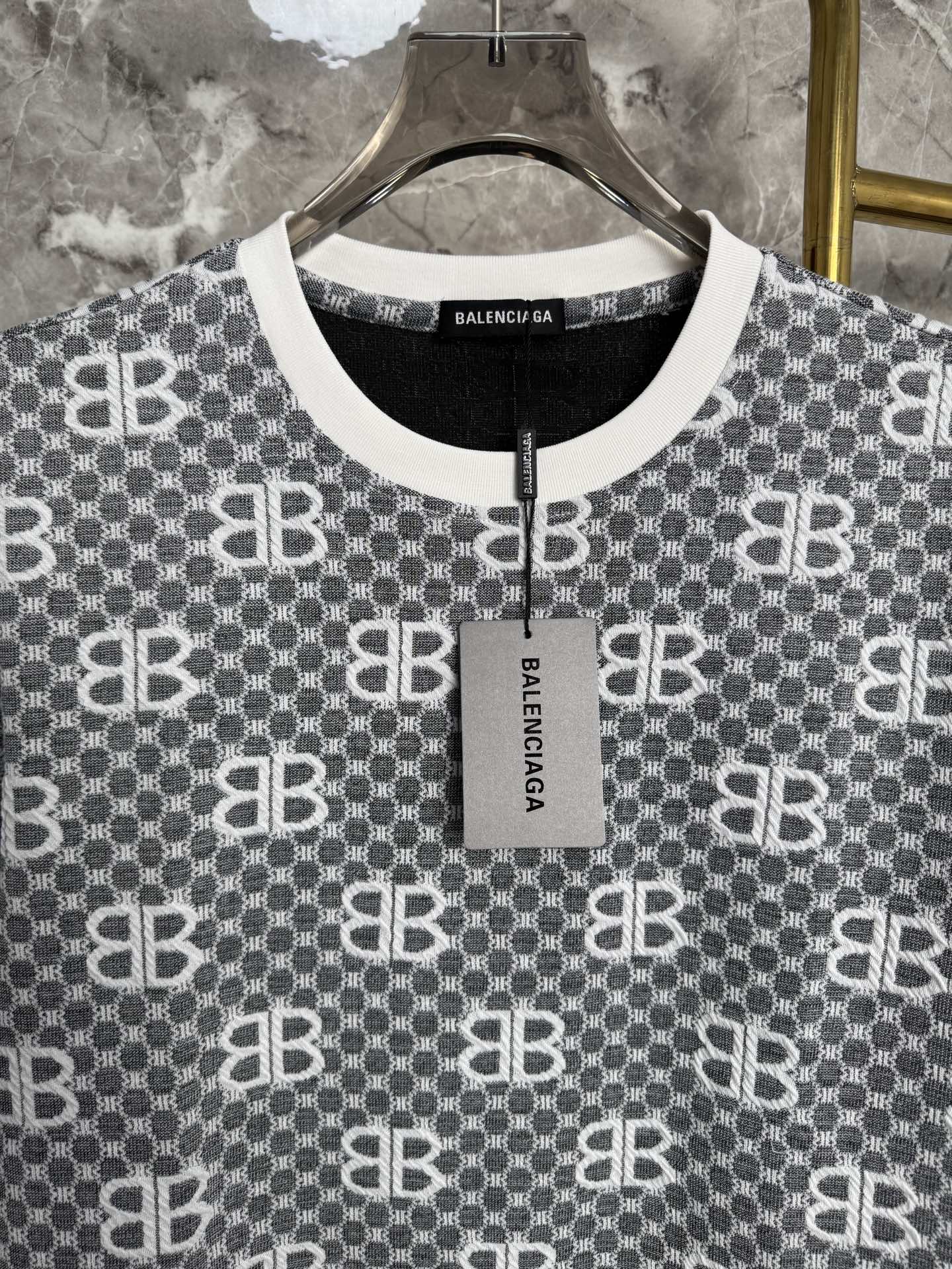 Balenciaga BALENCIAGA 巴黎世家 字母提花毛巾T恤 针织提花短袖 定制面料采用威化布织法