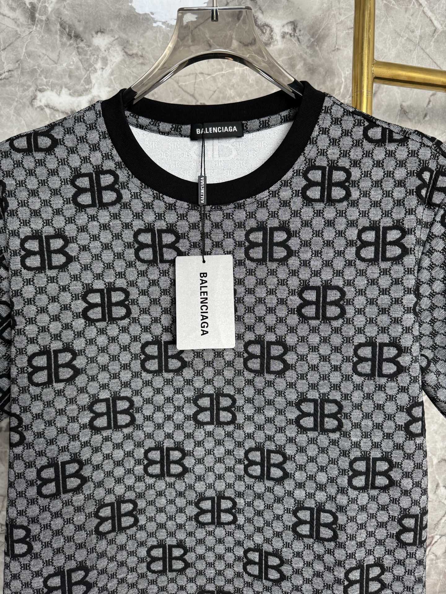 Balenciaga BALENCIAGA 巴黎世家 字母提花毛巾T恤 针织提花短袖 定制面料采用威化布织法