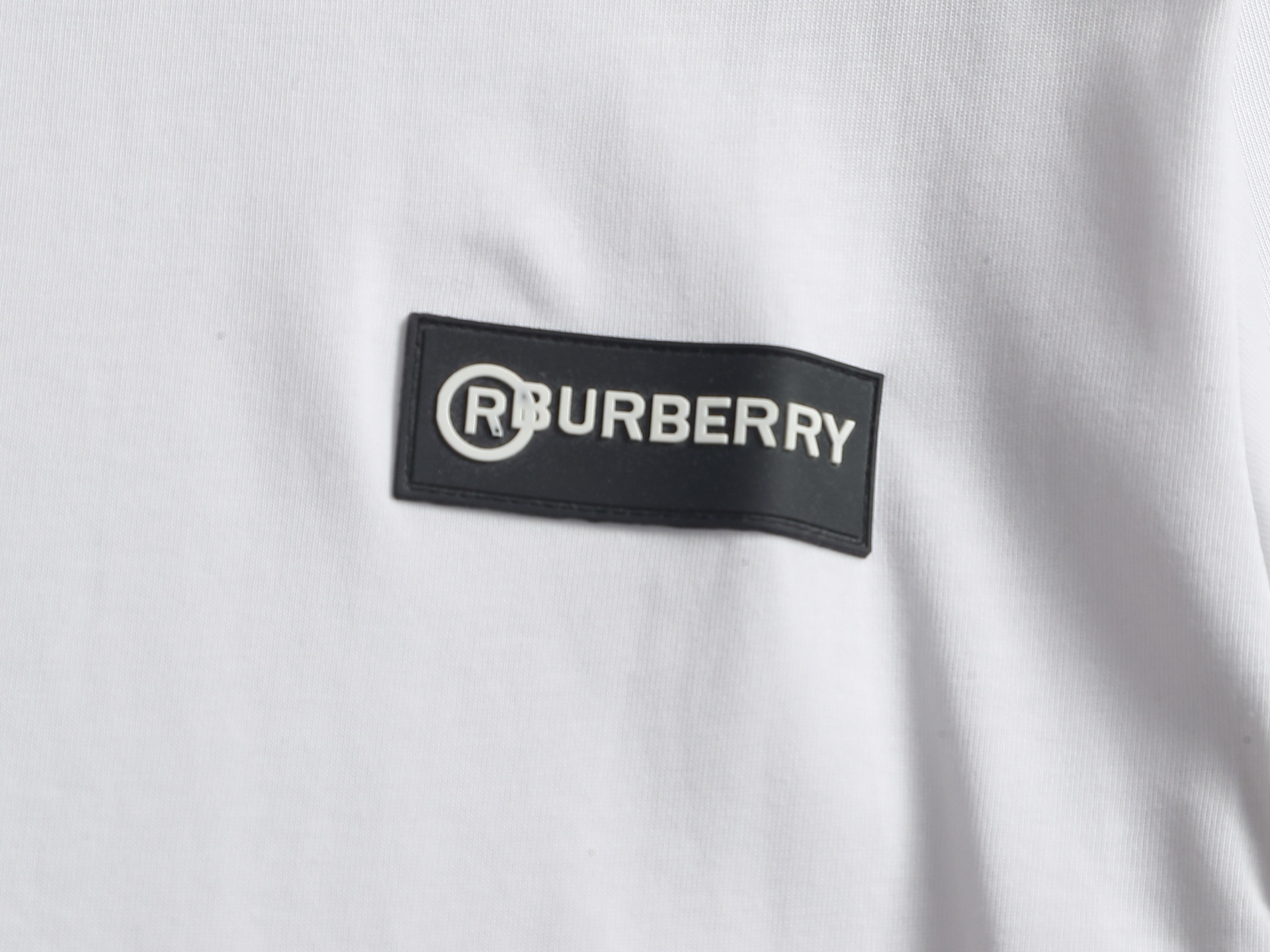 Burberry BUR王牌渠道