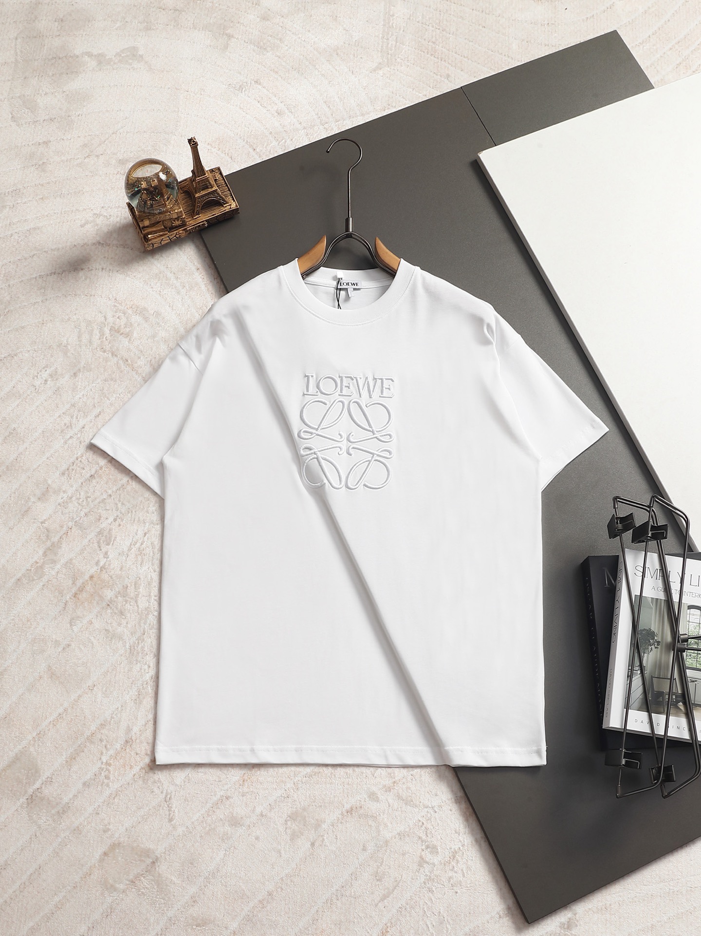 Loewe LOEWE 罗意威 最新最 LOGO植绒刺绣刺绣 最 的品质 短袖 制作工艺进口面料