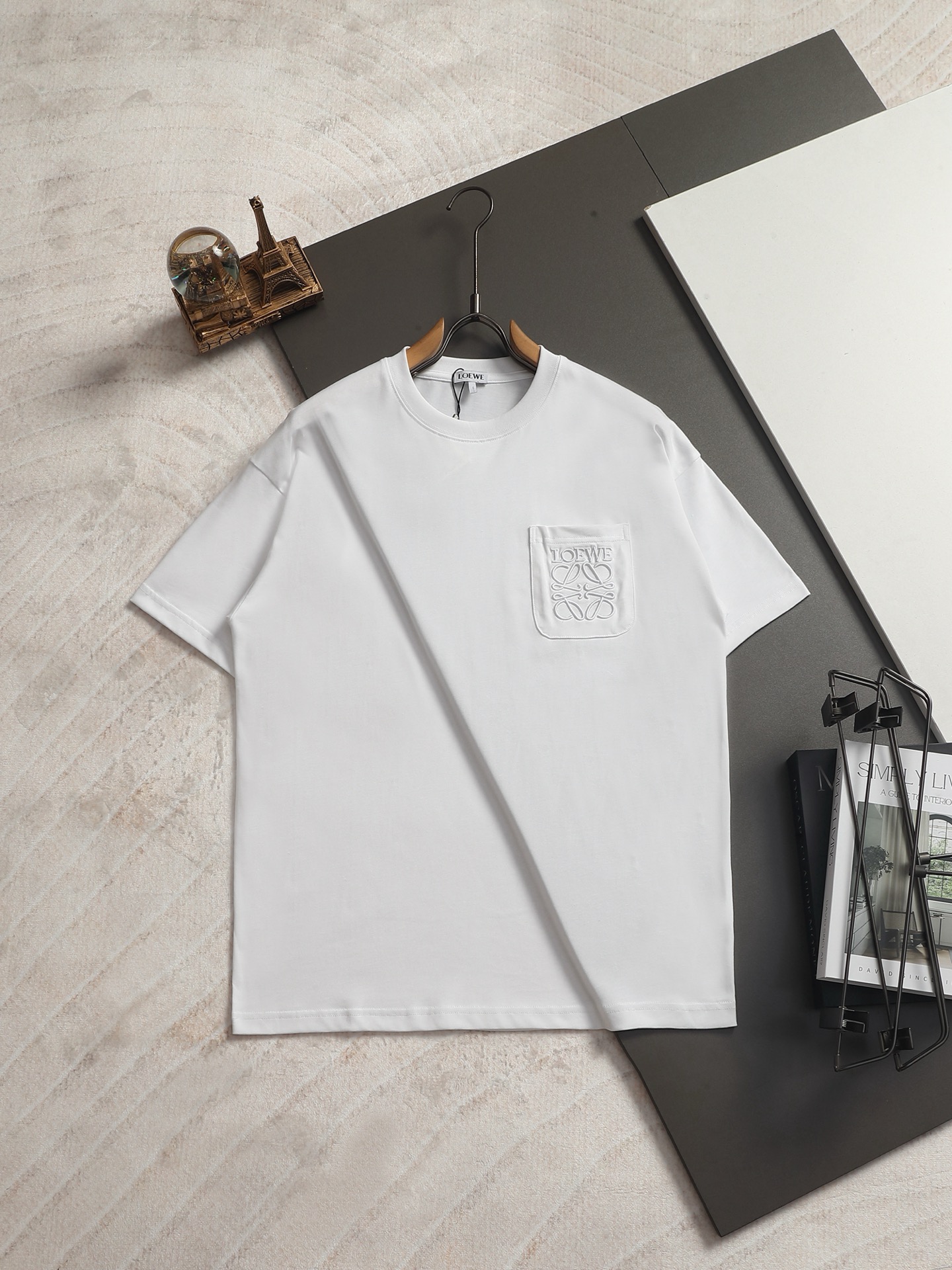 Loewe LOEWE 罗意威 最新最 LOGO植绒刺绣刺绣 最 的品质 短袖 制作工艺进口面料
