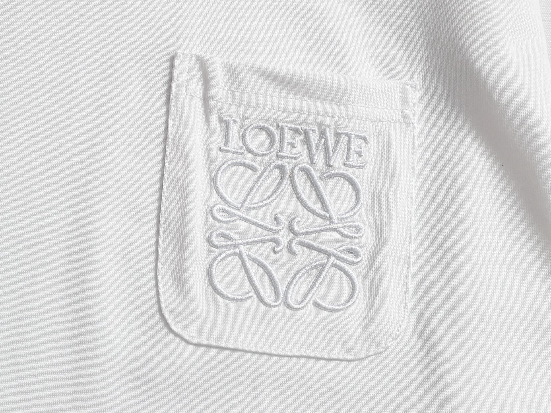 Loewe LOEWE 罗意威 最新最 LOGO植绒刺绣刺绣 最 的品质 短袖 制作工艺进口面料