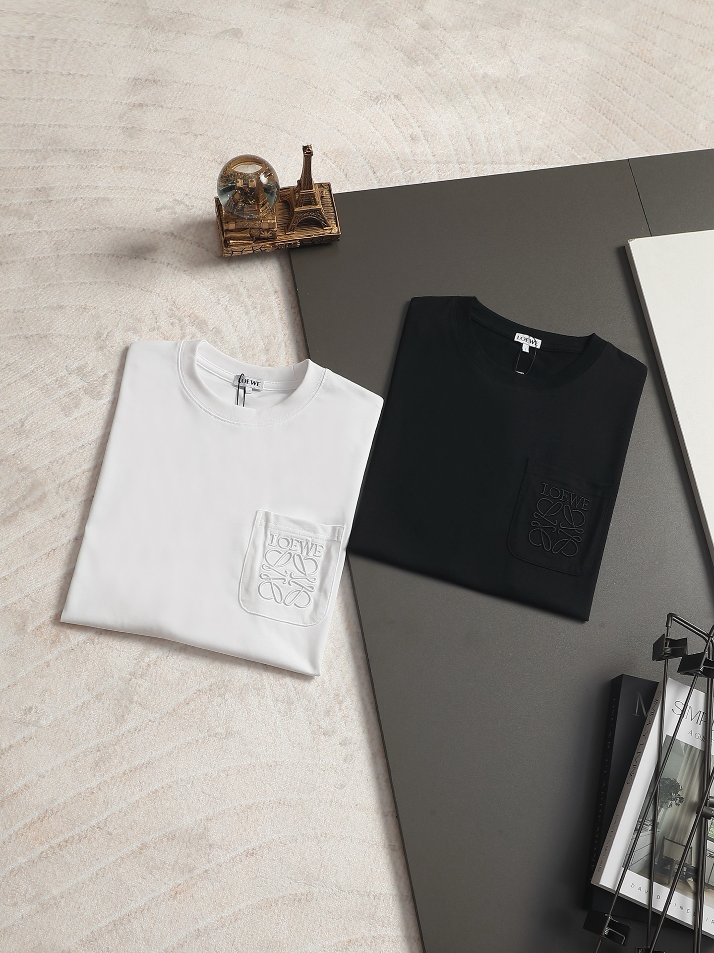 Loewe LOEWE 罗意威 最新最 LOGO植绒刺绣刺绣 最 的品质 短袖 制作工艺进口面料