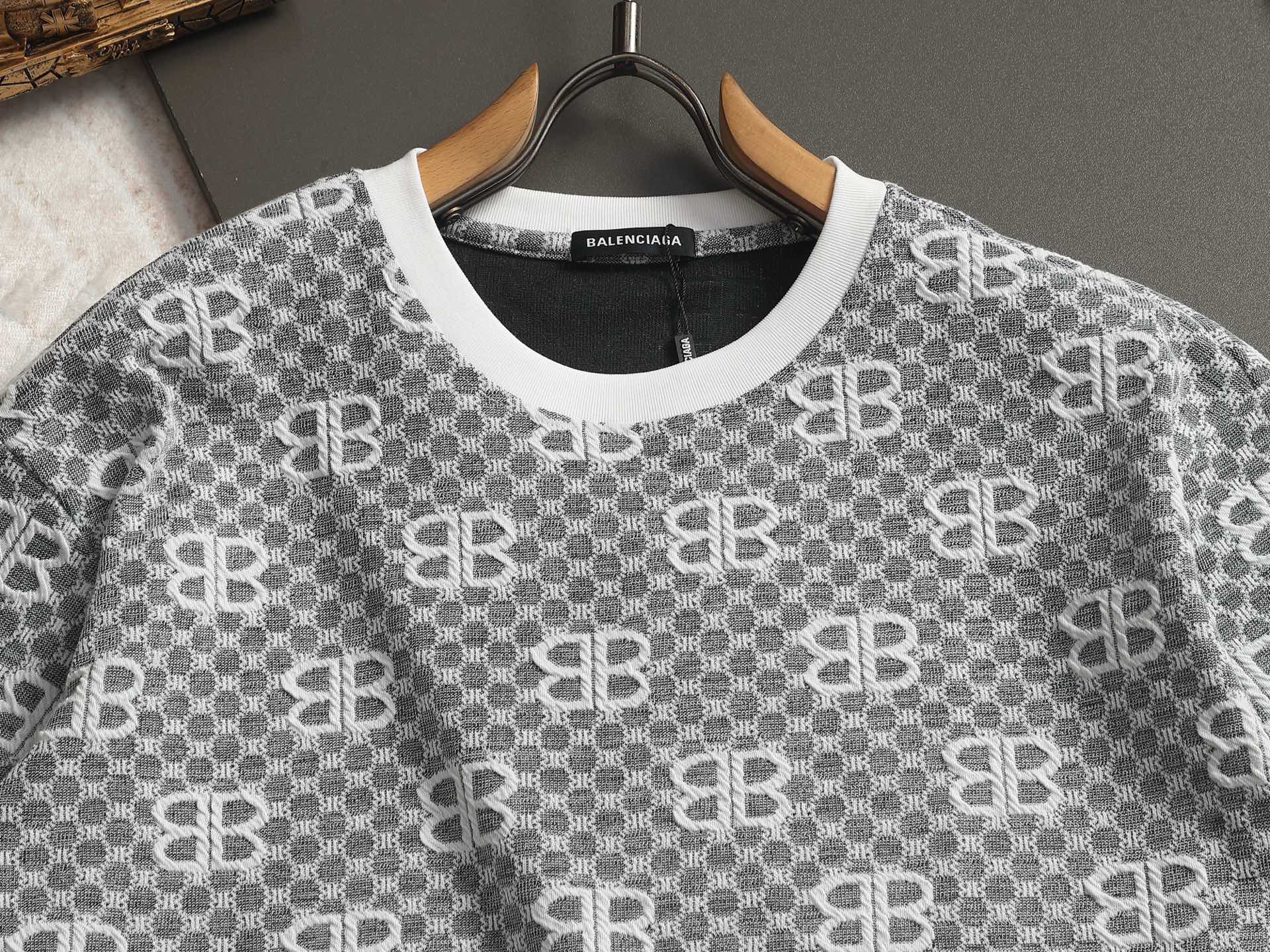 Balenciaga BALENCIAGA 巴黎世家 字母提花毛巾T恤 针织提花短袖 定制面料采用威化布织法