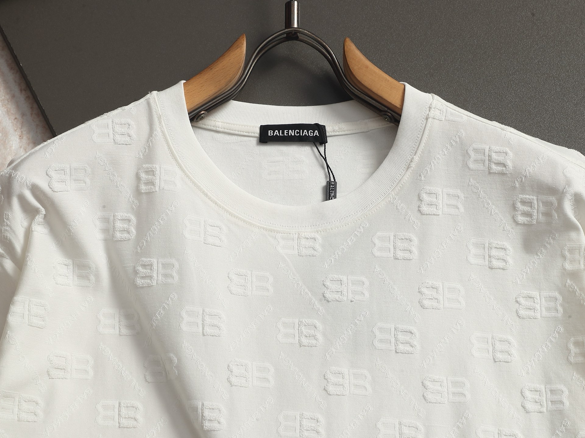 Balenciaga BALENCIAGA 巴黎世家 字母提花毛巾T恤 针织提花短袖 定制面料采用威化布织法