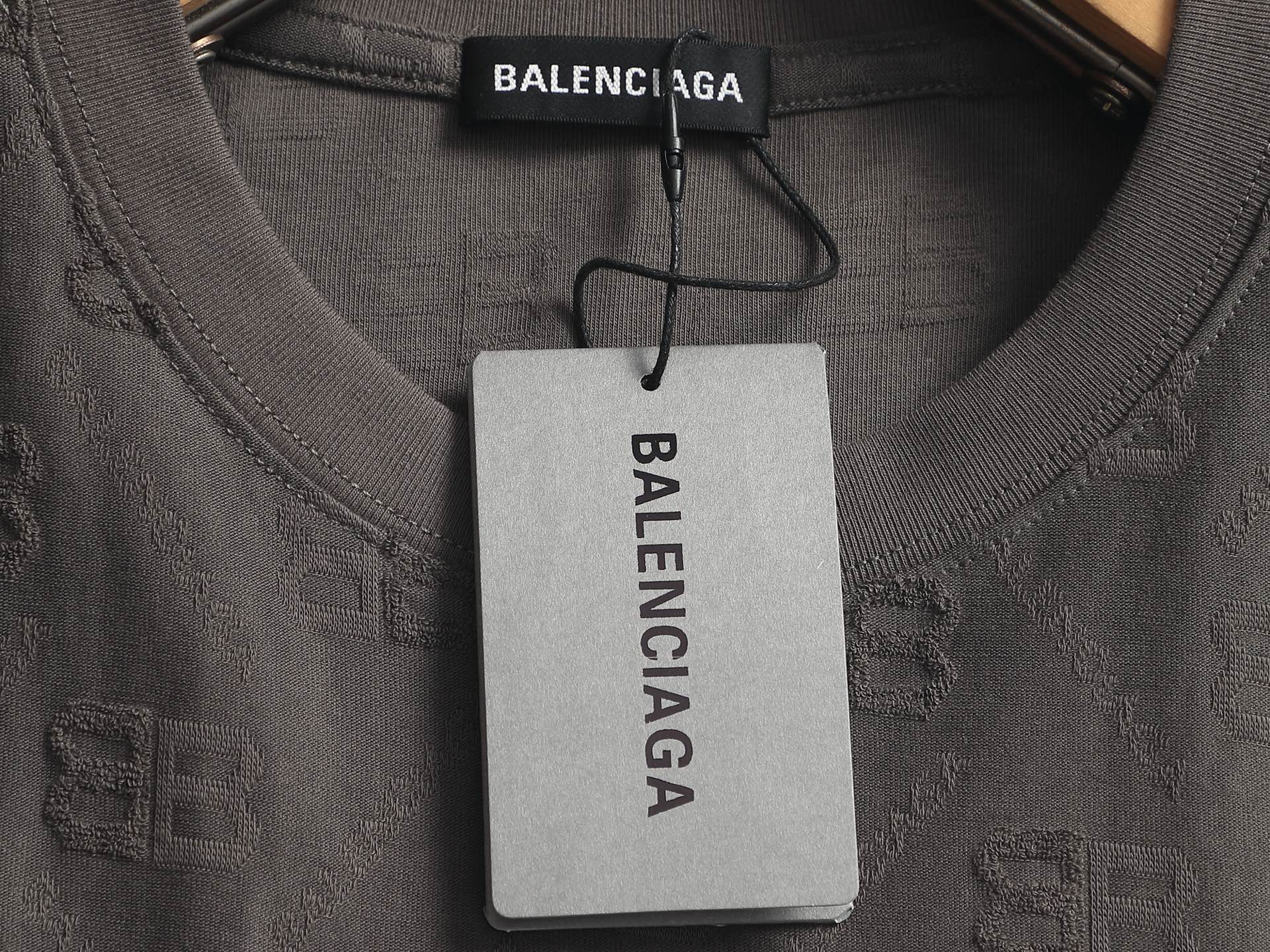 Balenciaga BALENCIAGA 巴黎世家 字母提花毛巾T恤 针织提花短袖 定制面料采用威化布织法