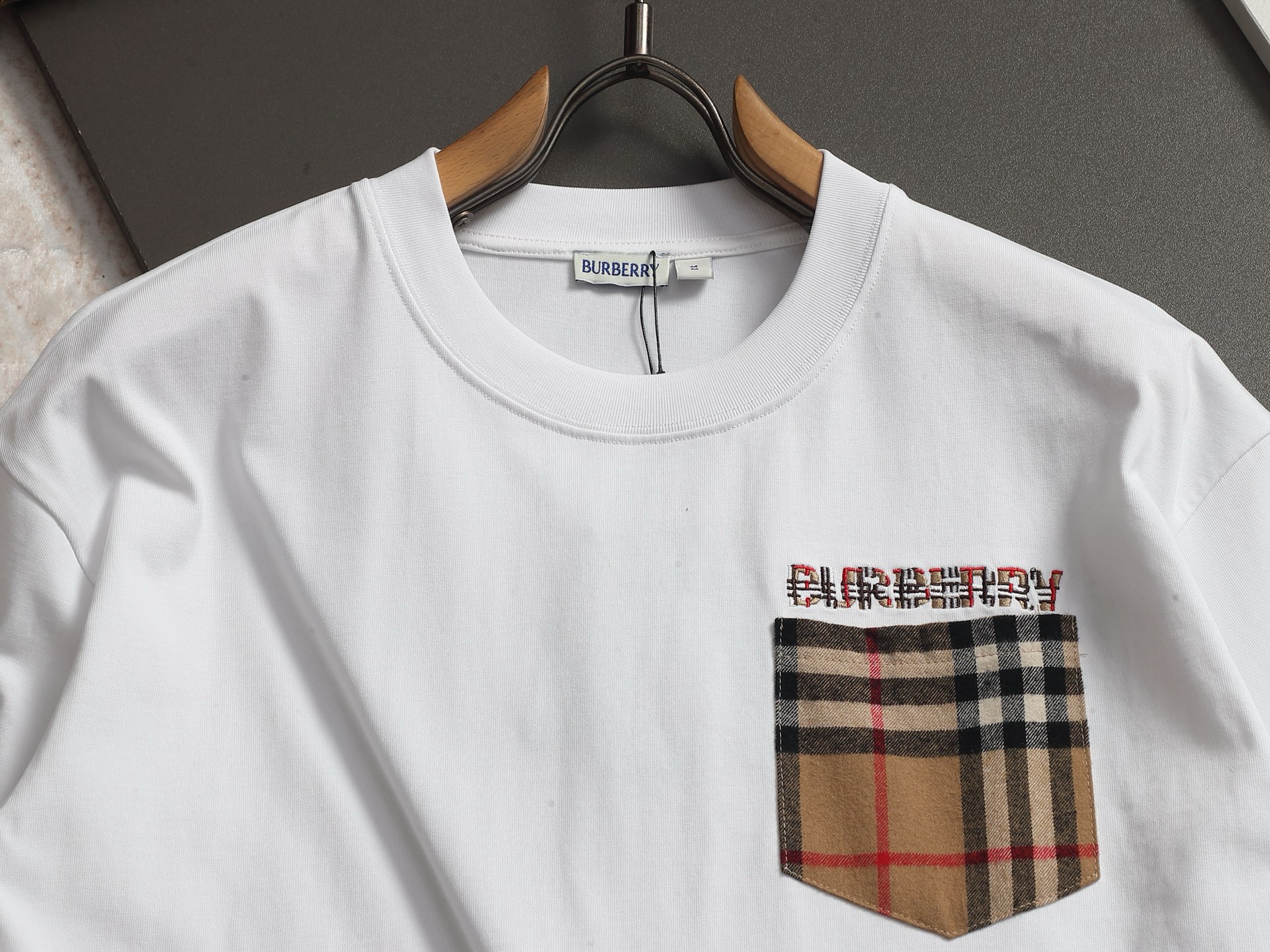 Burberry BBR/巴宝莉 格纹口袋短袖T恤