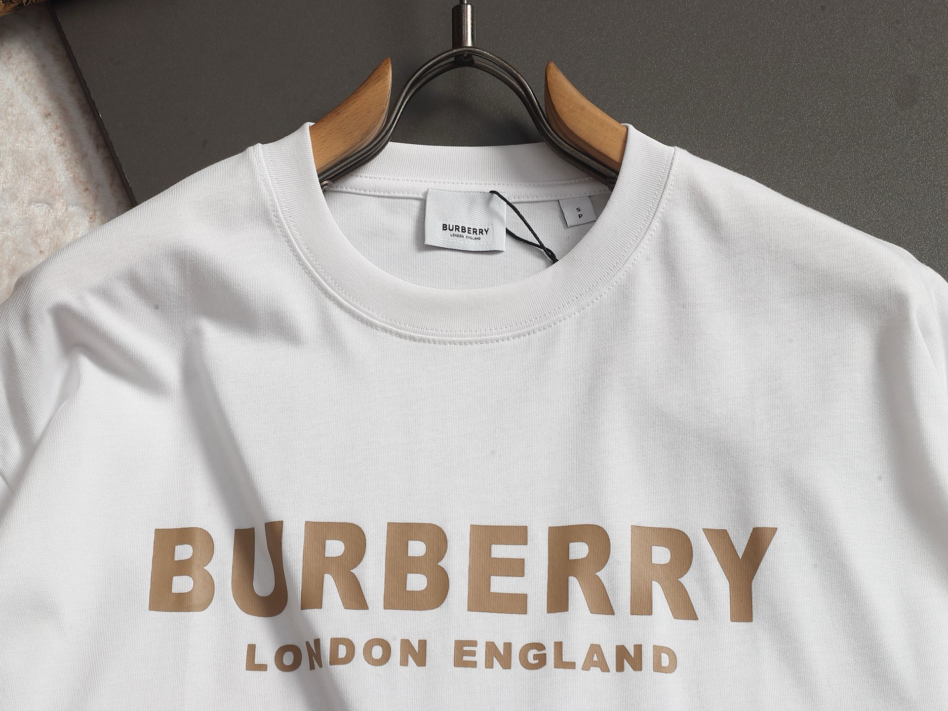 Burberry BBR 巴宝莉