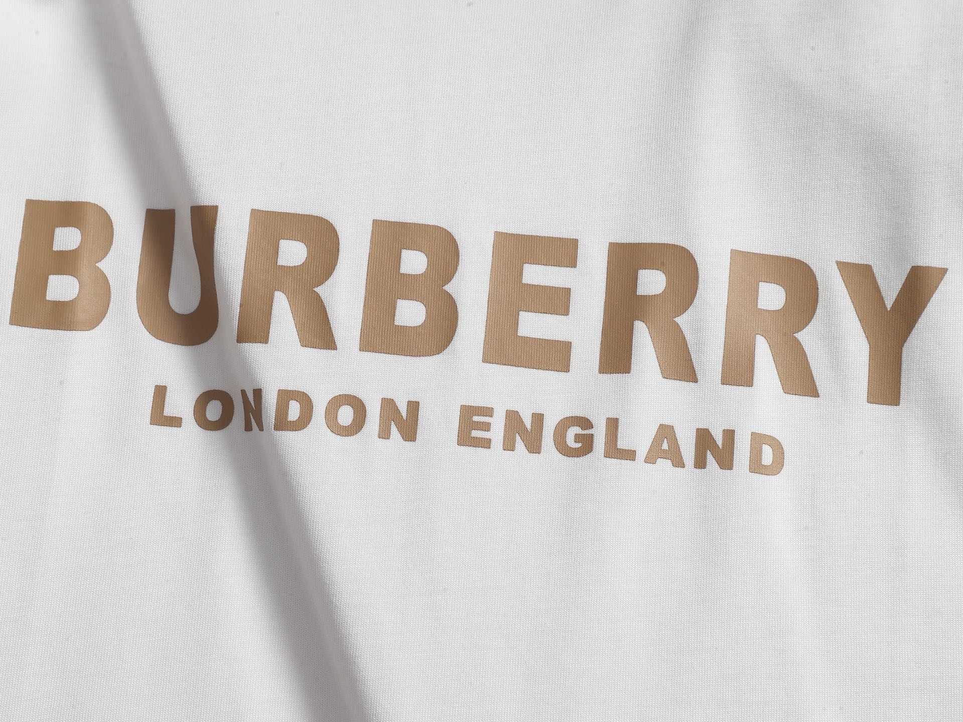 Burberry BBR 巴宝莉