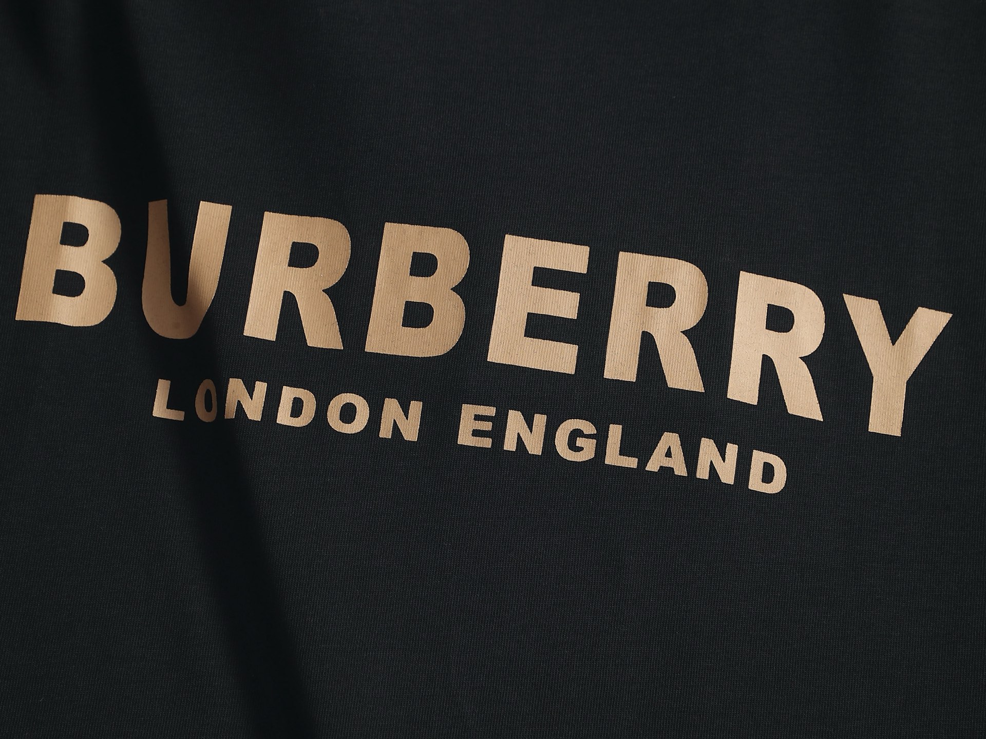 Burberry BBR 巴宝莉