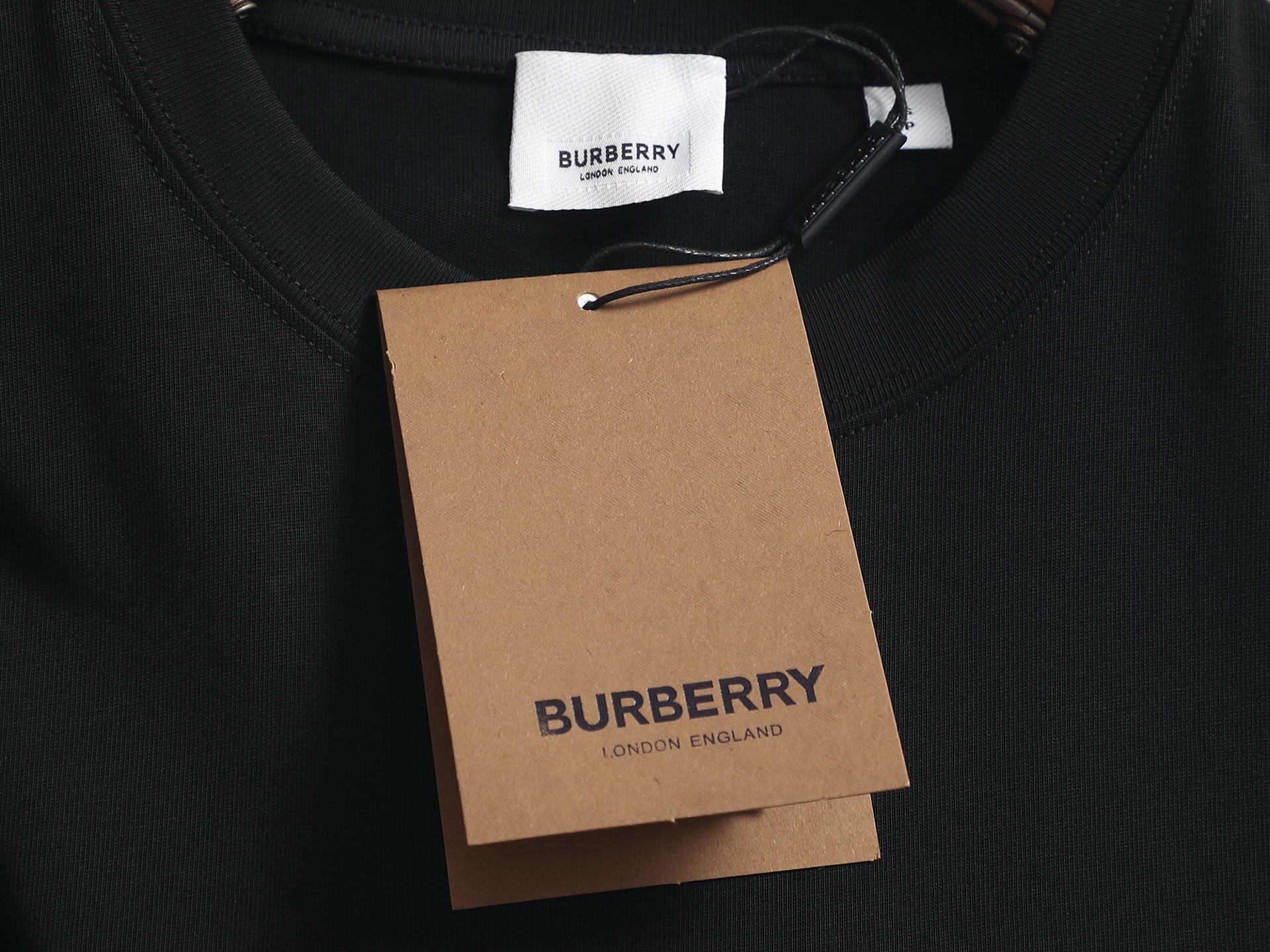 Burberry BBR 巴宝莉