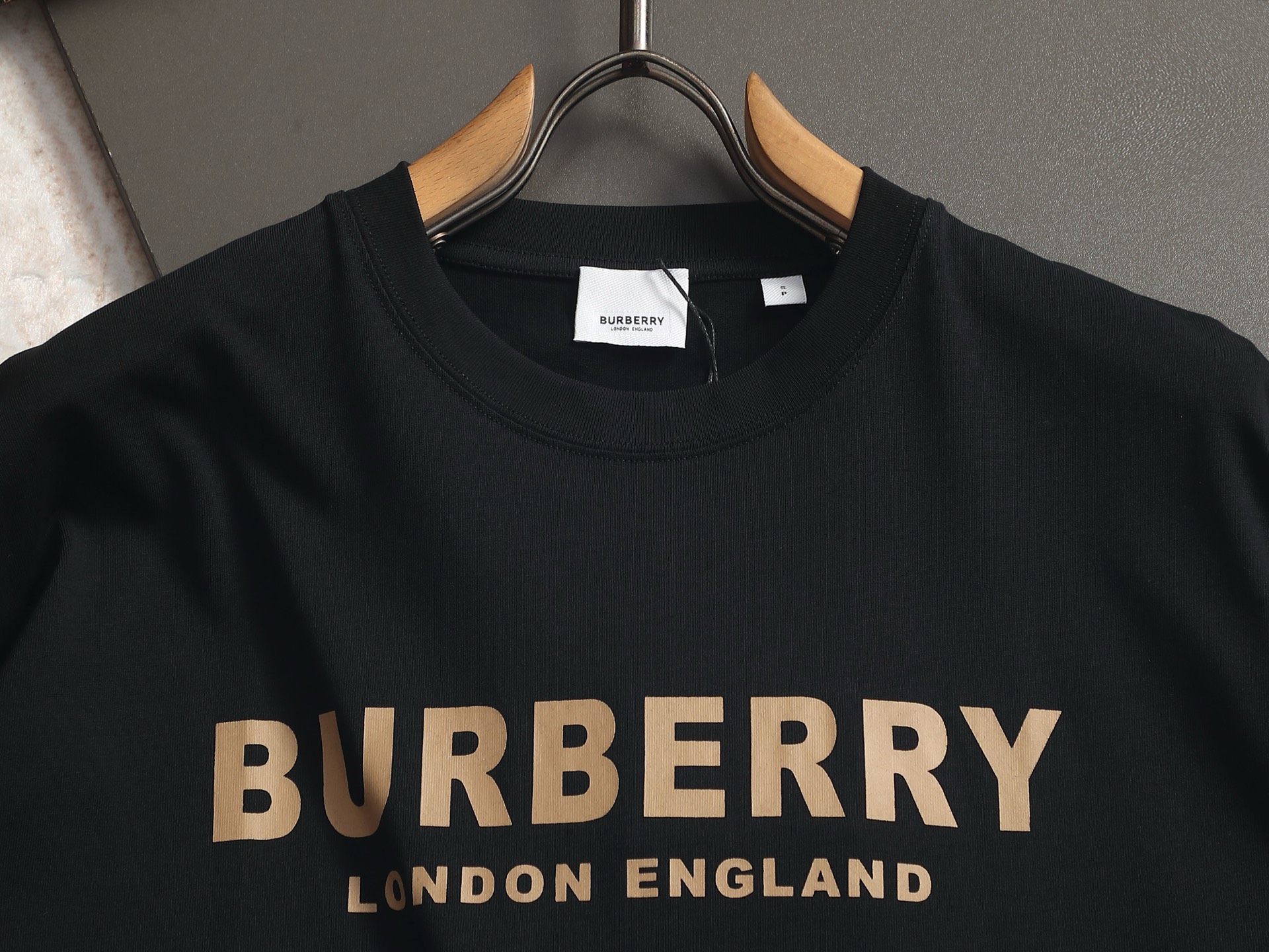 Burberry BBR 巴宝莉