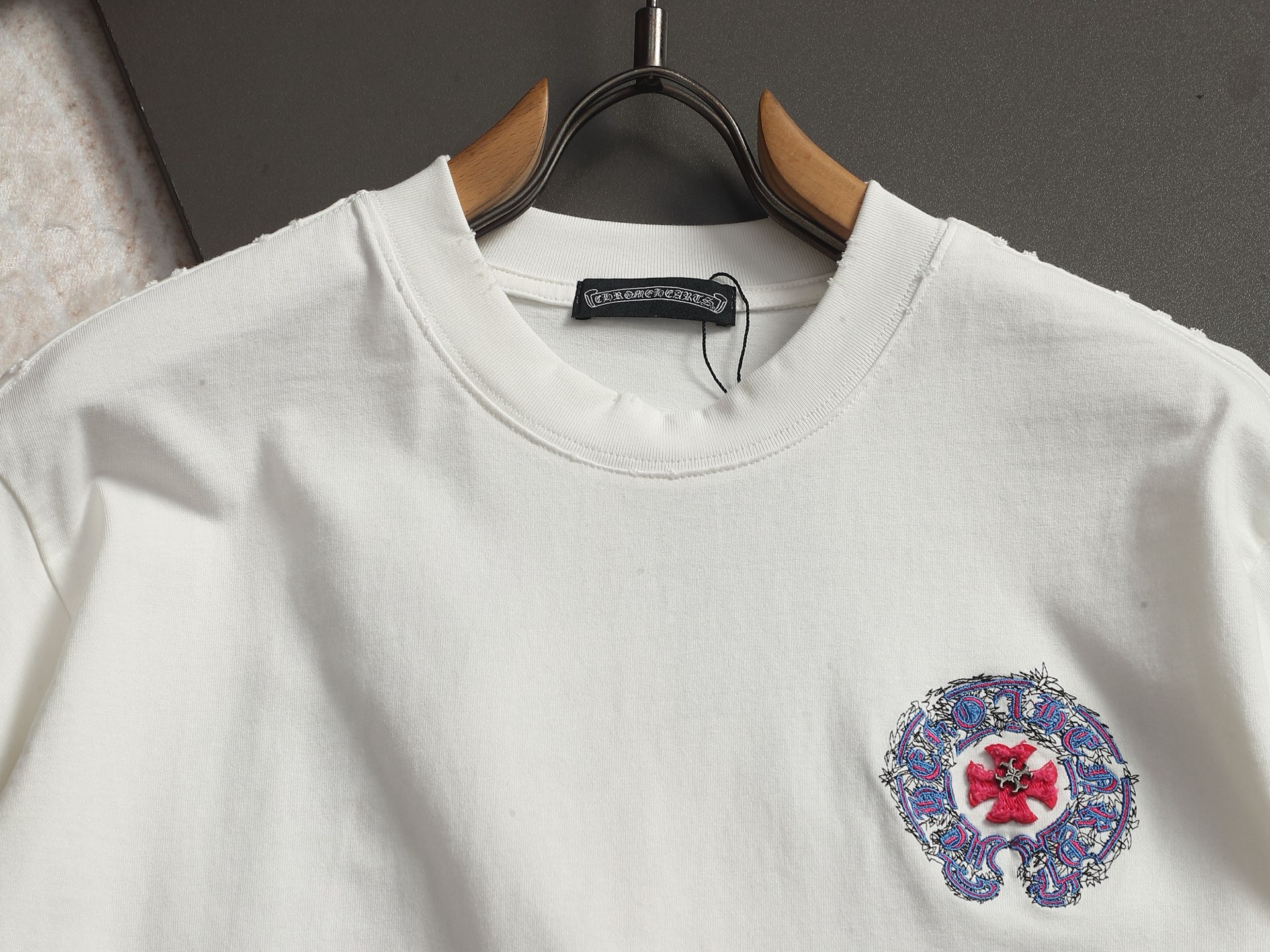 Chrome Hearts 𝗖𝗵𝗿𝗼𝗺𝗲 𝗛𝗲𝗮𝗿𝘁𝘀/克罗心2025十字架贴布刺绣夏季新款 美式酸洗做旧激光烧花贴布绣情侣休闲短袖T恤