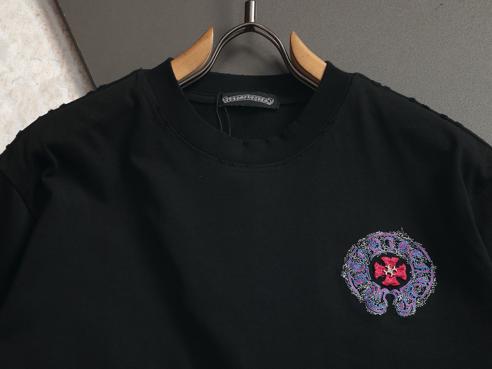 Chrome Hearts 𝗖𝗵𝗿𝗼𝗺𝗲 𝗛𝗲𝗮𝗿𝘁𝘀/克罗心2025十字架贴布刺绣夏季新款 美式酸洗做旧激光烧花贴布绣情侣休闲短袖T恤