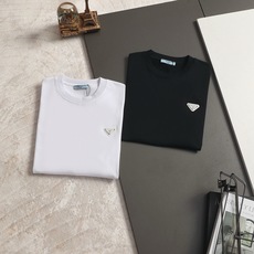 PRADA 普拉达 三角标字母升级,灵感源自八十年代复古原版面料 官方同款 定制 同缸染面料 手感非 PRADA 普拉达 三角标字母升级,灵感源自八十年代复古原版面料 官方同款 定制 同缸染面料 手感非