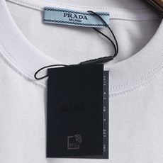 PRADA 普拉达 三角标字母升级,灵感源自八十年代复古原版面料 官方同款 定制 同缸染面料 手感非 PRADA 普拉达 三角标字母升级,灵感源自八十年代复古原版面料 官方同款 定制 同缸染面料 手感非