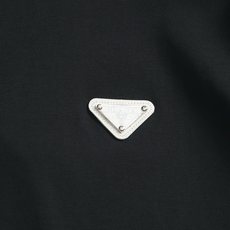 PRADA 普拉达 三角标字母升级,灵感源自八十年代复古原版面料 官方同款 定制 同缸染面料 手感非 PRADA 普拉达 三角标字母升级,灵感源自八十年代复古原版面料 官方同款 定制 同缸染面料 手感非