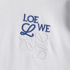 LOEWE/罗意威 260克圆领短袖T恤拼色刺绣🪡走线字母大LOGO工艺标识官方同步 高版本 高品质时 LOEWE/罗意威 260克圆领短袖T恤拼色刺绣🪡走线字母大LOGO工艺标识官方同步 高版本 高品质时