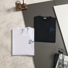 LOEWE/罗意威 260克圆领短袖T恤拼色刺绣🪡走线字母大LOGO工艺标识官方同步 高版本 高品质时 LOEWE/罗意威 260克圆领短袖T恤拼色刺绣🪡走线字母大LOGO工艺标识官方同步 高版本 高品质时