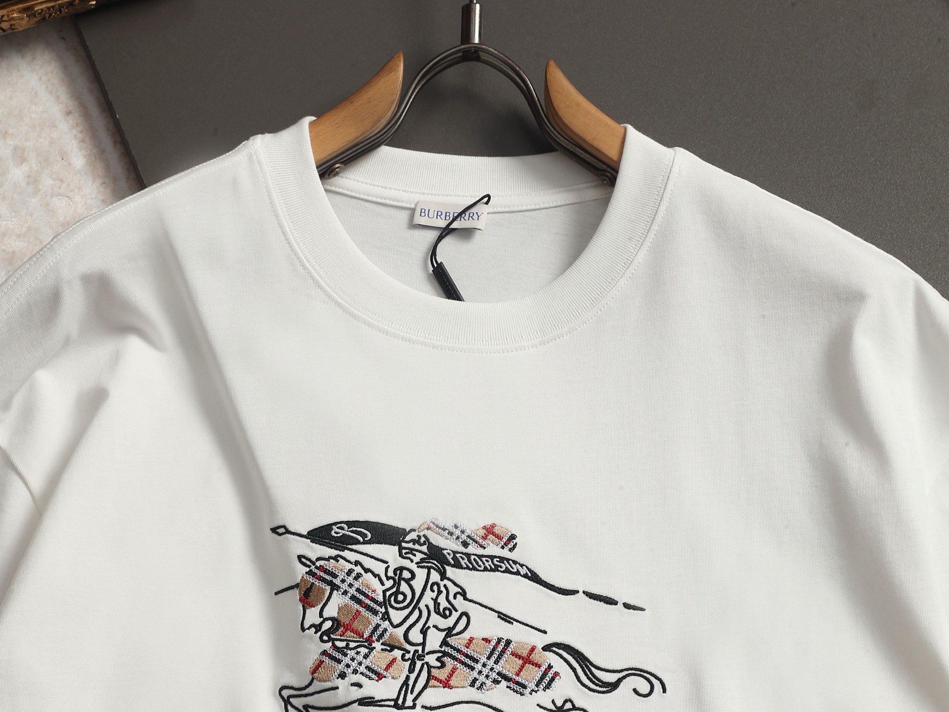 Burberry BBR/巴宝莉 战马字母刺绣短袖T恤