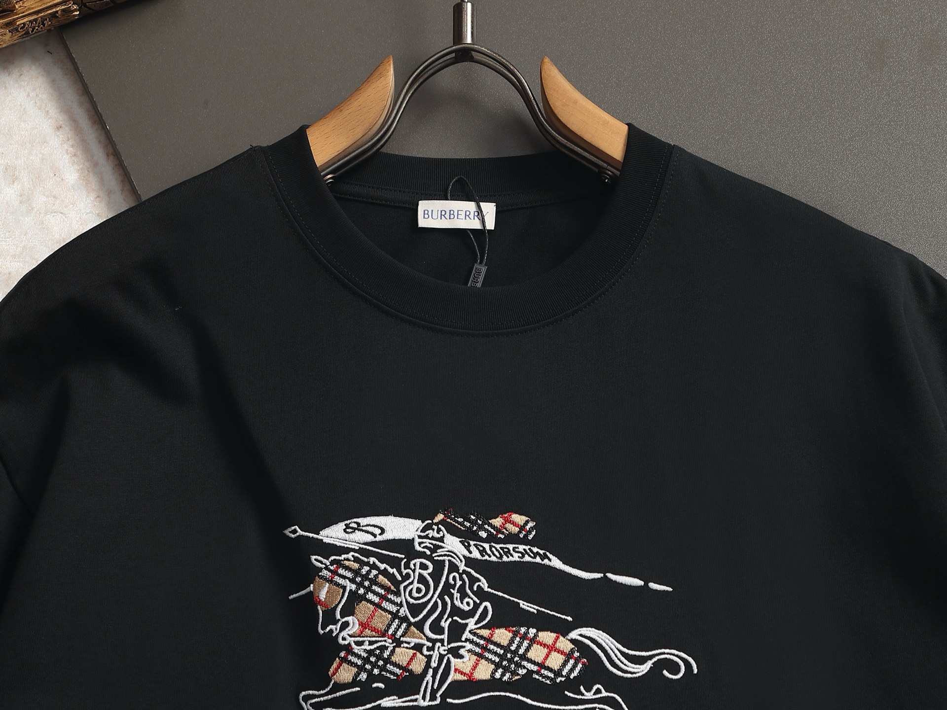 Burberry BBR/巴宝莉 战马字母刺绣短袖T恤