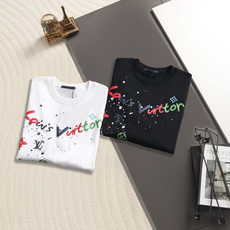 Louis Vuitton/路易威登 高级胸前印花工艺经典Logo标识精致升级,灵感源自八十年代复古刺绣 Louis Vuitton/路易威登 高级胸前印花工艺经典Logo标识精致升级,灵感源自八十年代复古刺绣