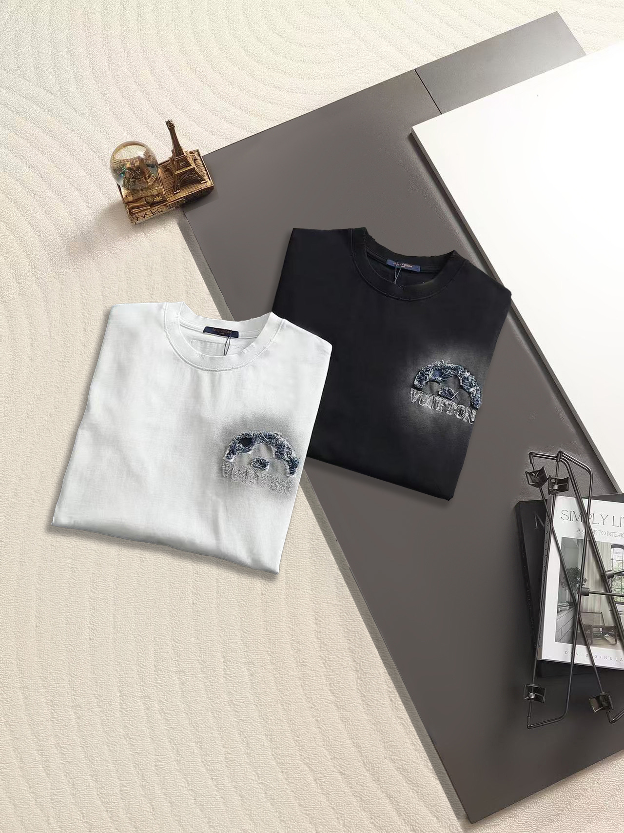 Louis Vuitton 𝗟𝗼𝘂𝗶𝘀 𝗩𝘂𝗶𝘁𝘁𝗼𝗻/路易威登2025秋季老花贴布刺绣 美式酸洗做旧激光烧花贴布绣情侣休闲带帽卫衣