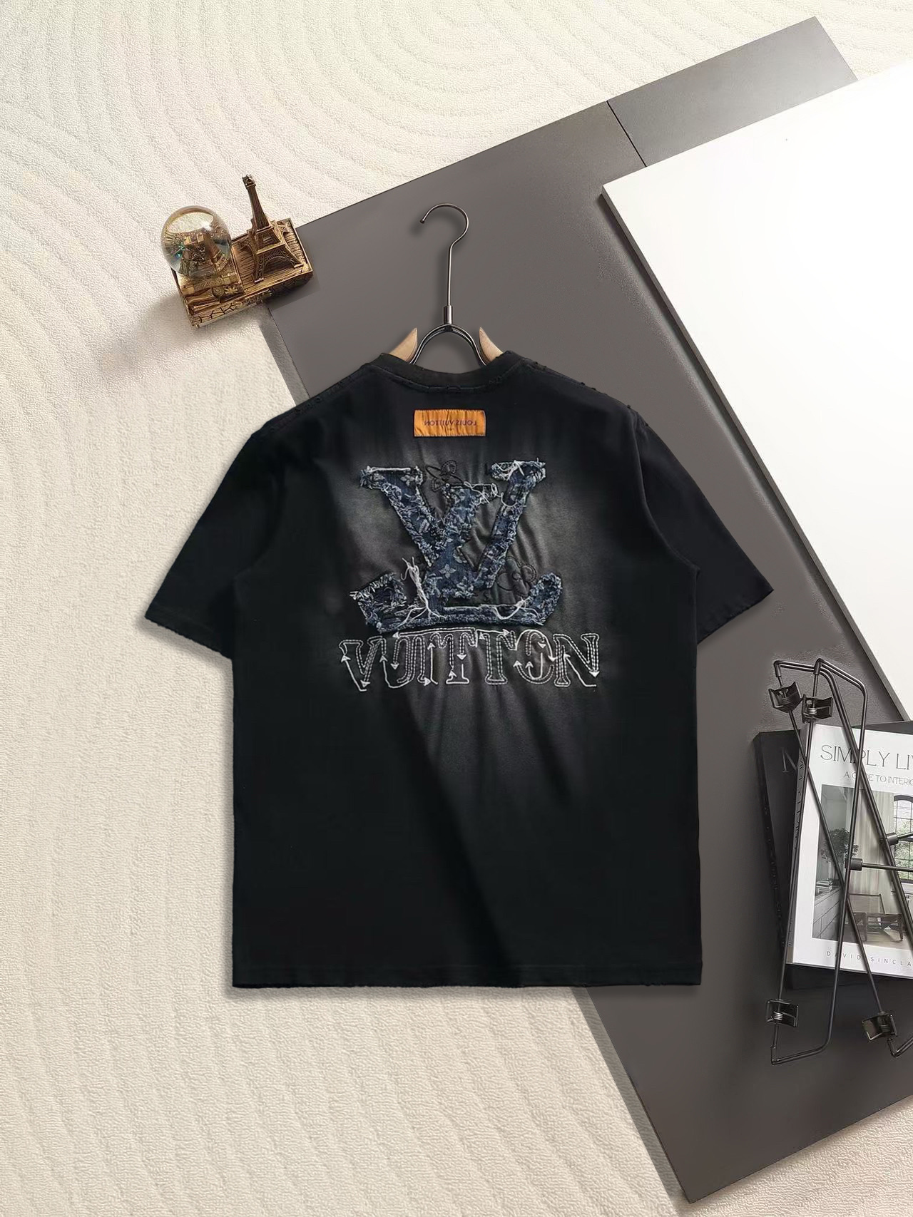 Louis Vuitton 𝗟𝗼𝘂𝗶𝘀 𝗩𝘂𝗶𝘁𝘁𝗼𝗻/路易威登2025秋季老花贴布刺绣 美式酸洗做旧激光烧花贴布绣情侣休闲带帽卫衣
