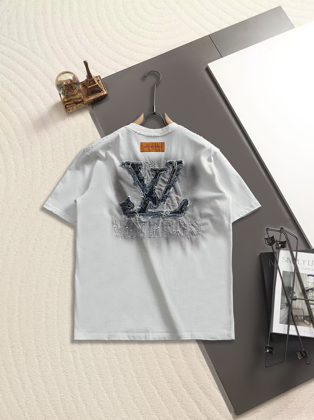 Louis Vuitton 𝗟𝗼𝘂𝗶𝘀 𝗩𝘂𝗶𝘁𝘁𝗼𝗻/路易威登2025秋季老花贴布刺绣 美式酸洗做旧激光烧花贴布绣情侣休闲带帽卫衣