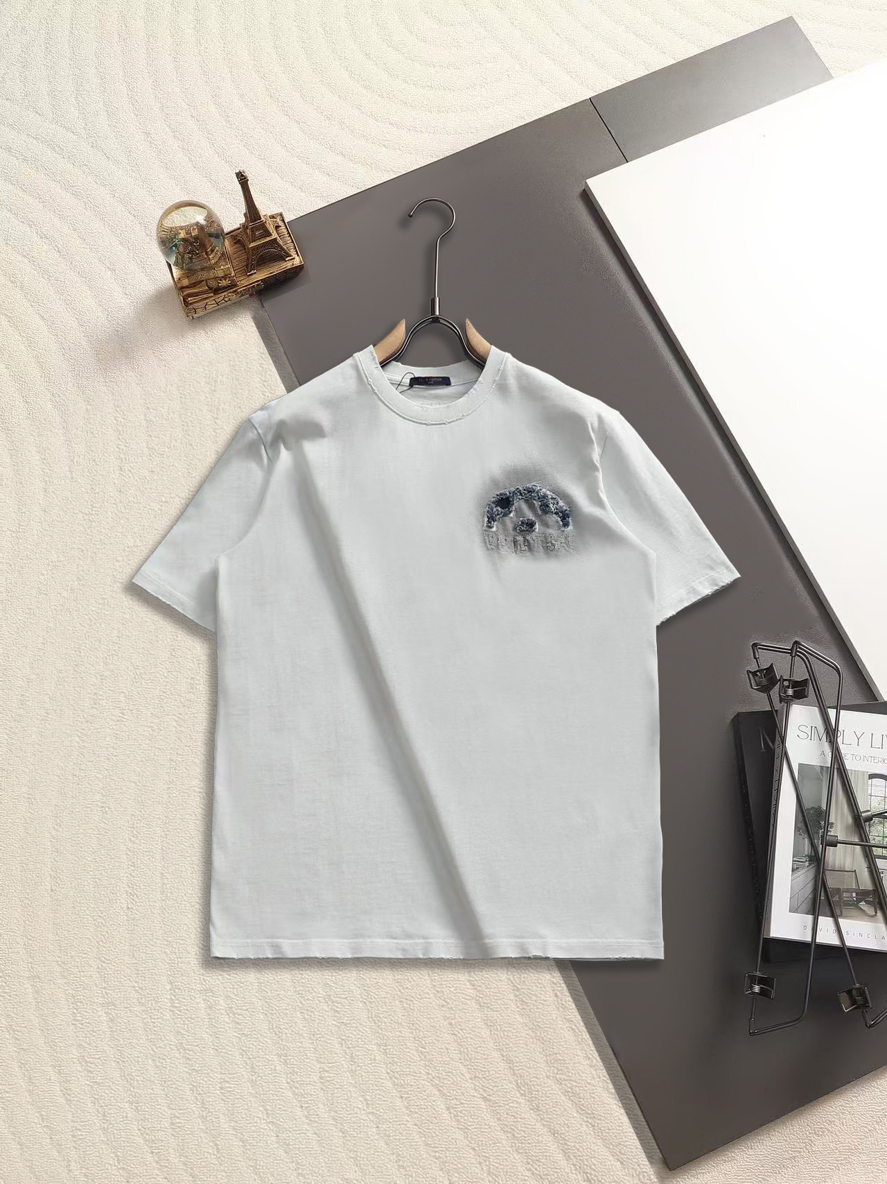 Louis Vuitton 𝗟𝗼𝘂𝗶𝘀 𝗩𝘂𝗶𝘁𝘁𝗼𝗻/路易威登2025秋季老花贴布刺绣 美式酸洗做旧激光烧花贴布绣情侣休闲带帽卫衣