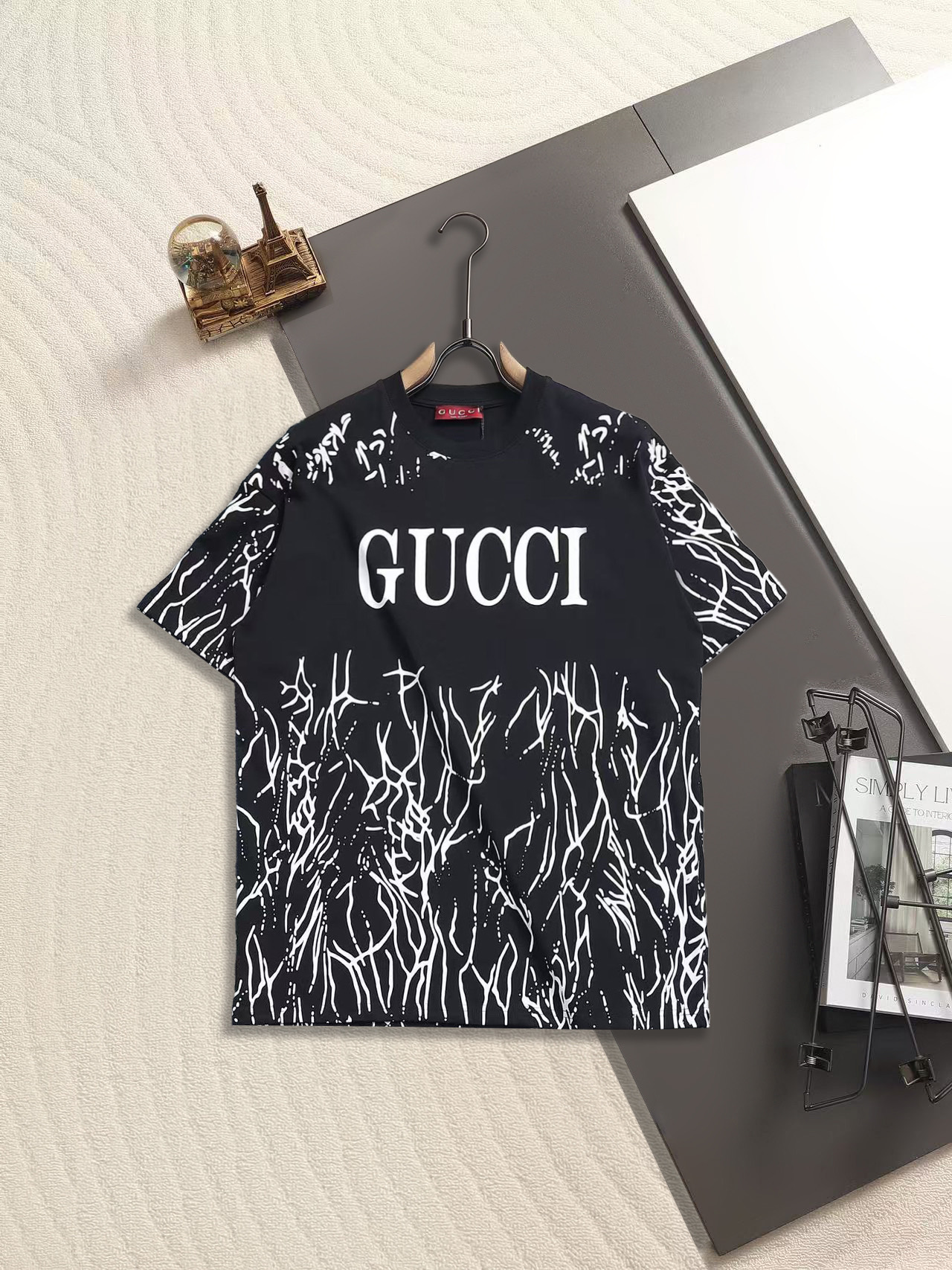 gucci   26SS古驰春夏最新款胸口logo 双G字母印花  圆领时尚短袖T恤，官网同步，专柜纯棉
