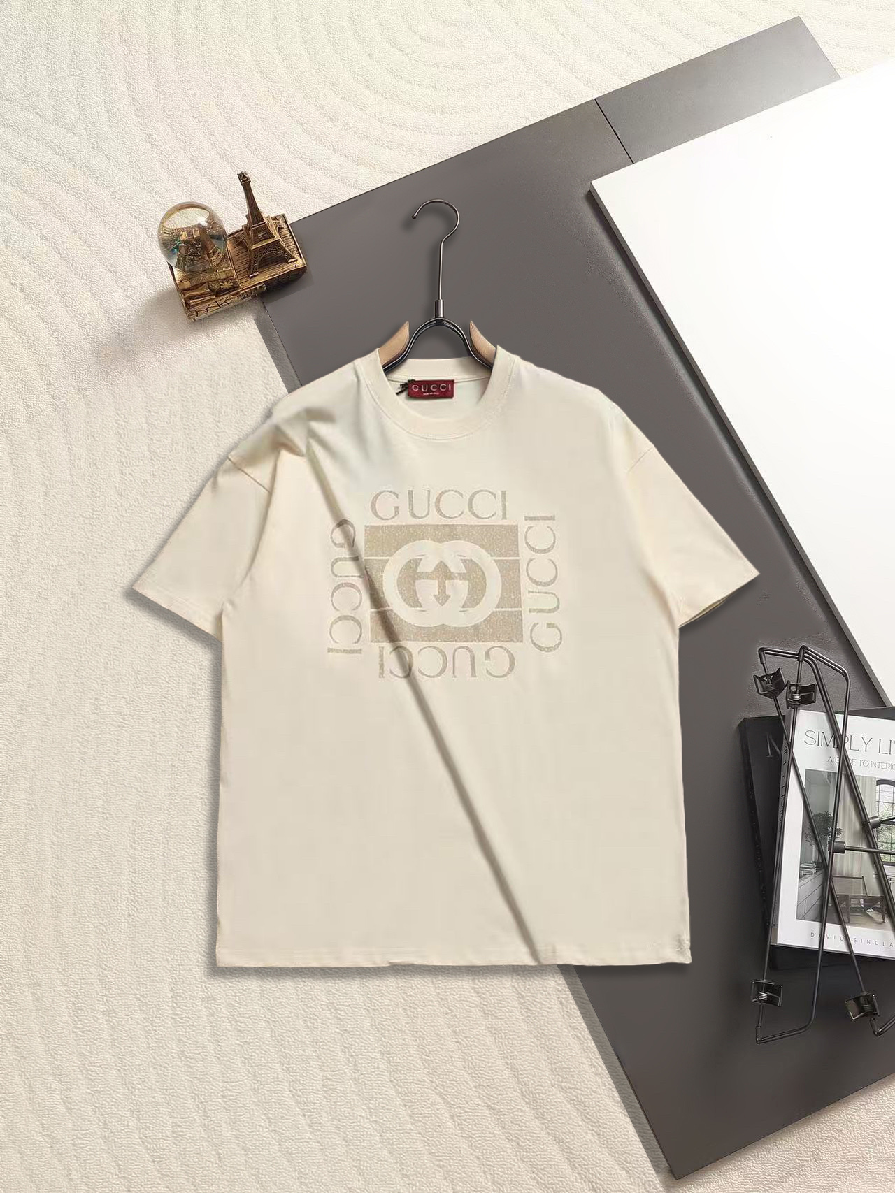 Gucci gucci 古驰春夏最新款胸口logo 双G字母印花 圆领 短袖T恤 260g纯棉面料 贴肤舒适